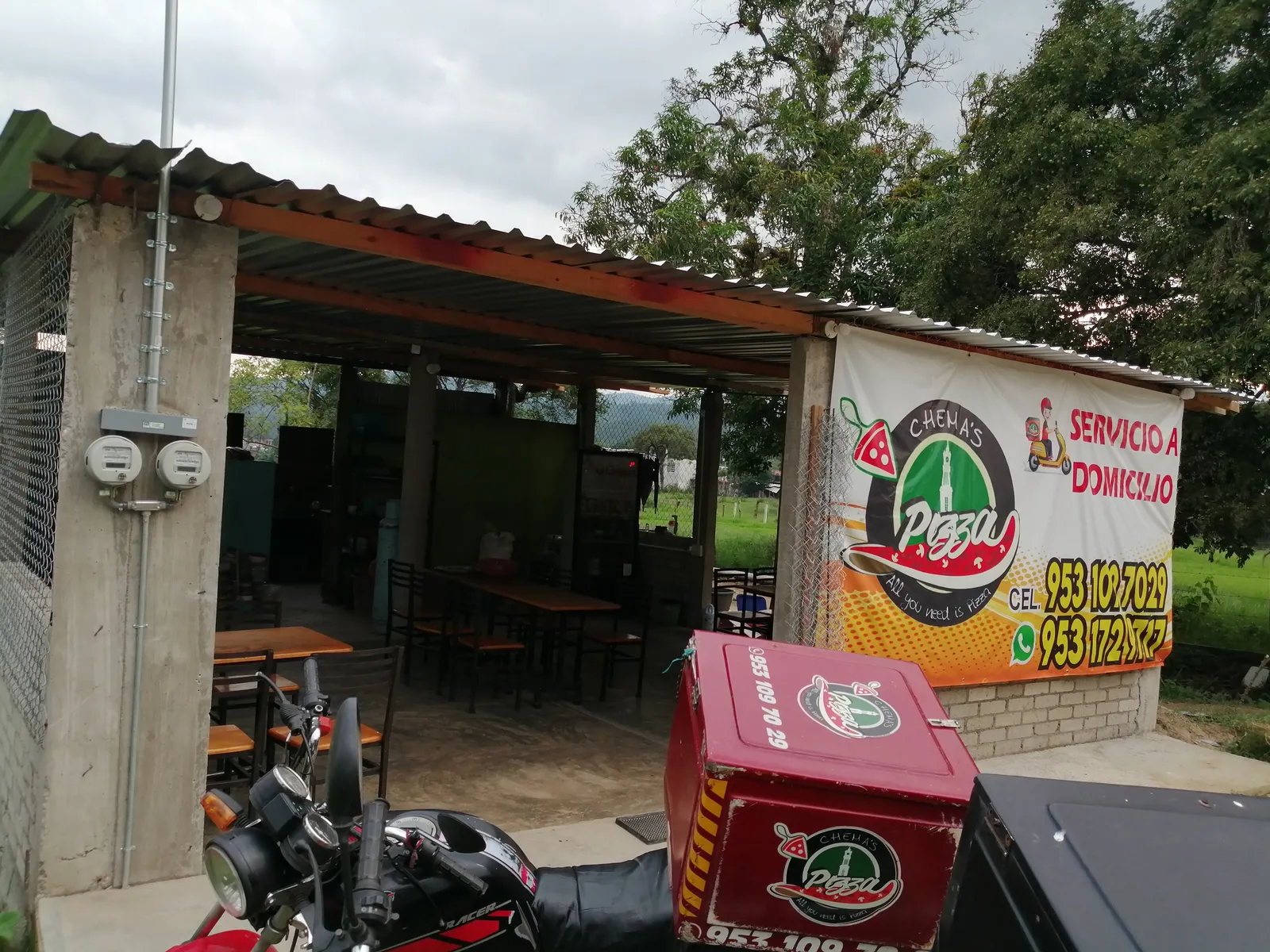 Chema's Pizza image 5