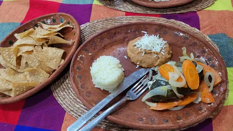 La Mexicana Restaurante image 5