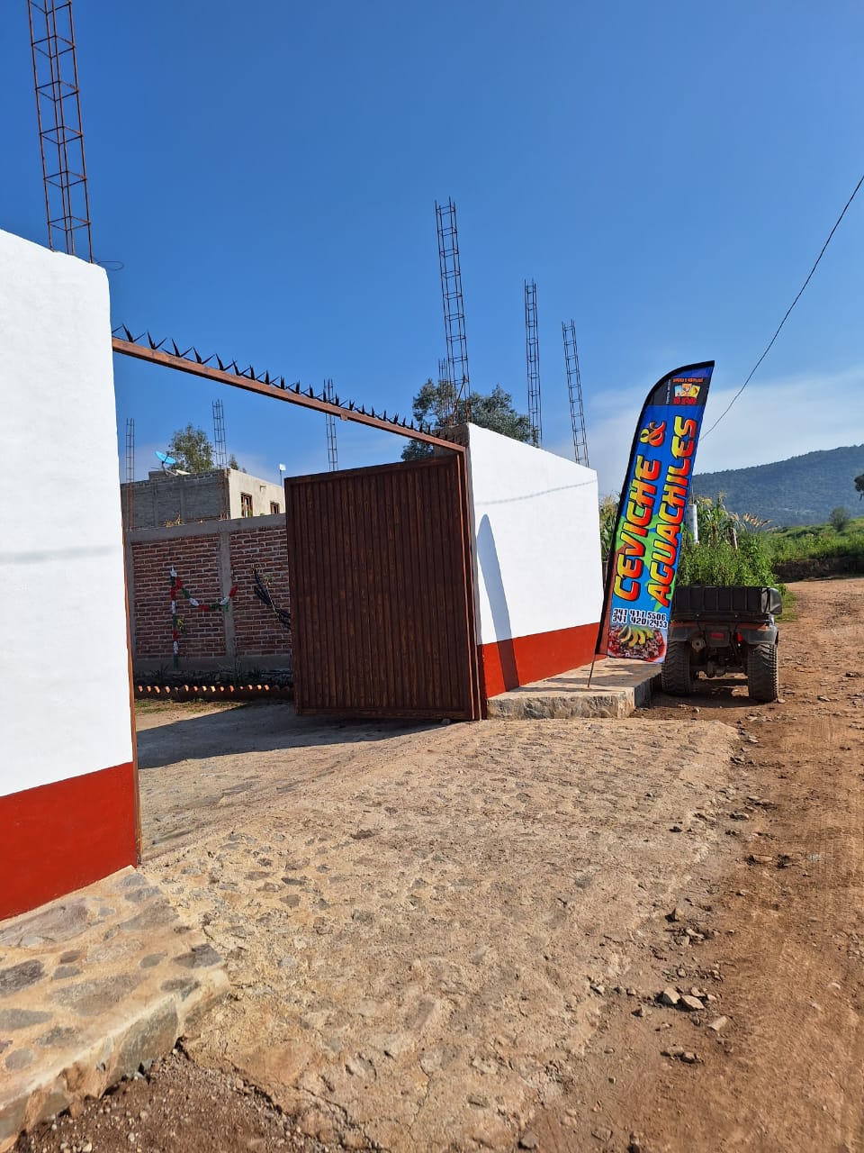 Ceviche & Aguachiles "EL GALLO" image 2