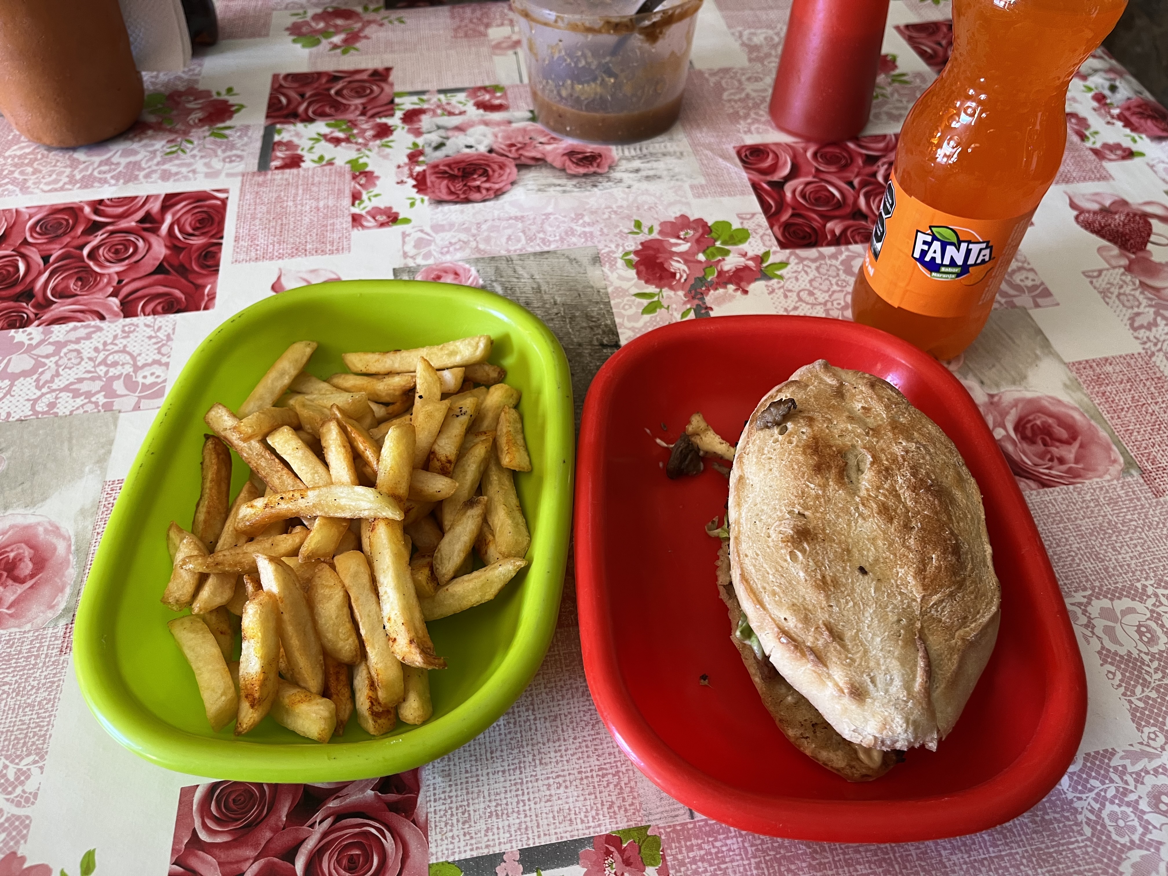 Lonchería La Tía image 2