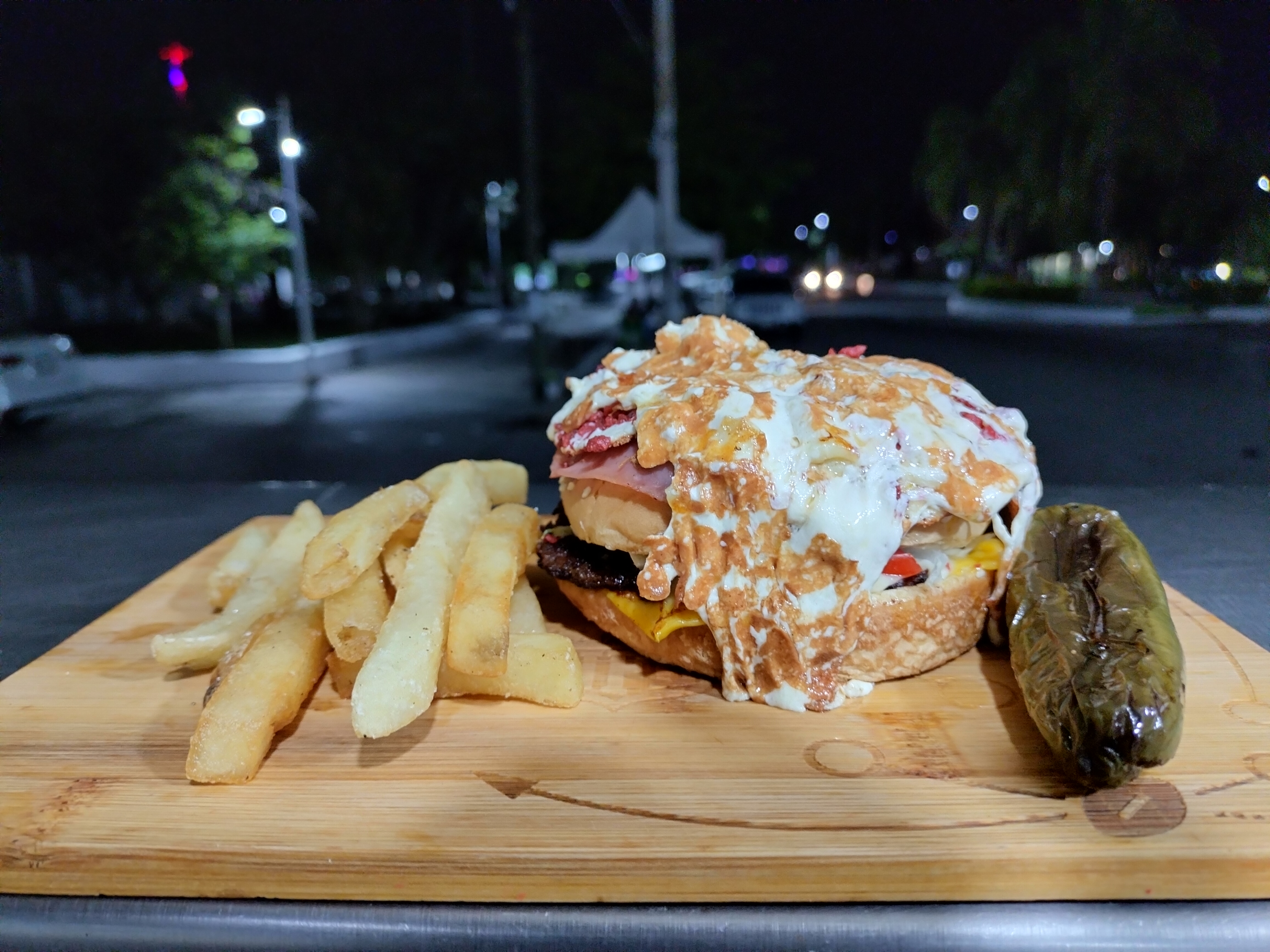 Hamburguesas El Primitin image 2