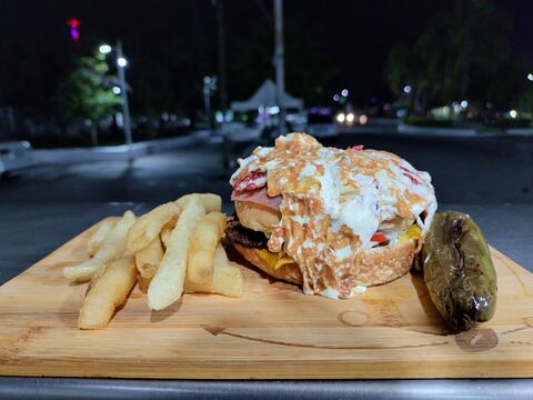 Hamburguesas El Primitin image 2