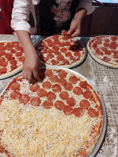 PIZZAS Y MÁS... image 5
