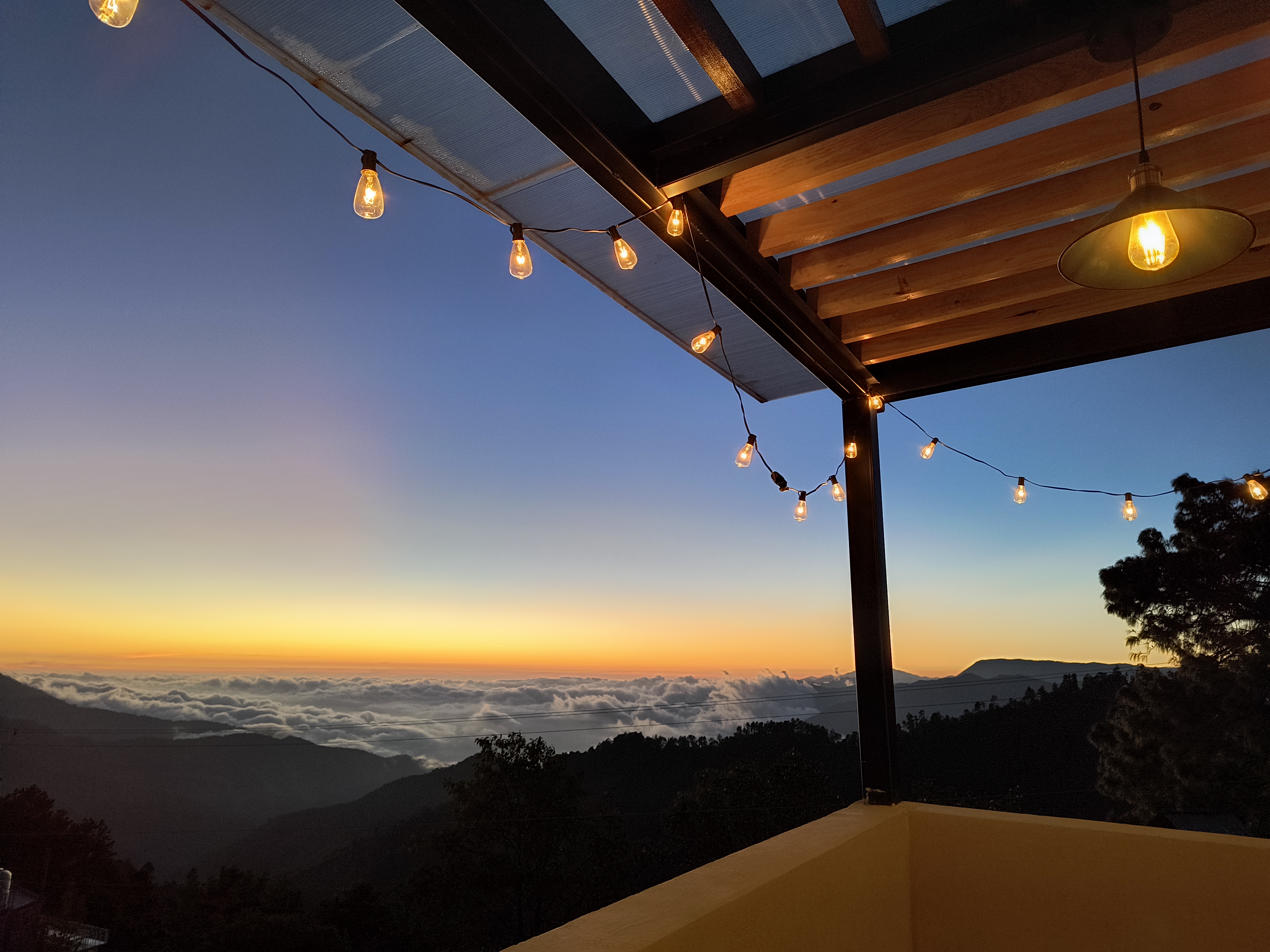 REINA PIZZA-REPOSTERIA image 7