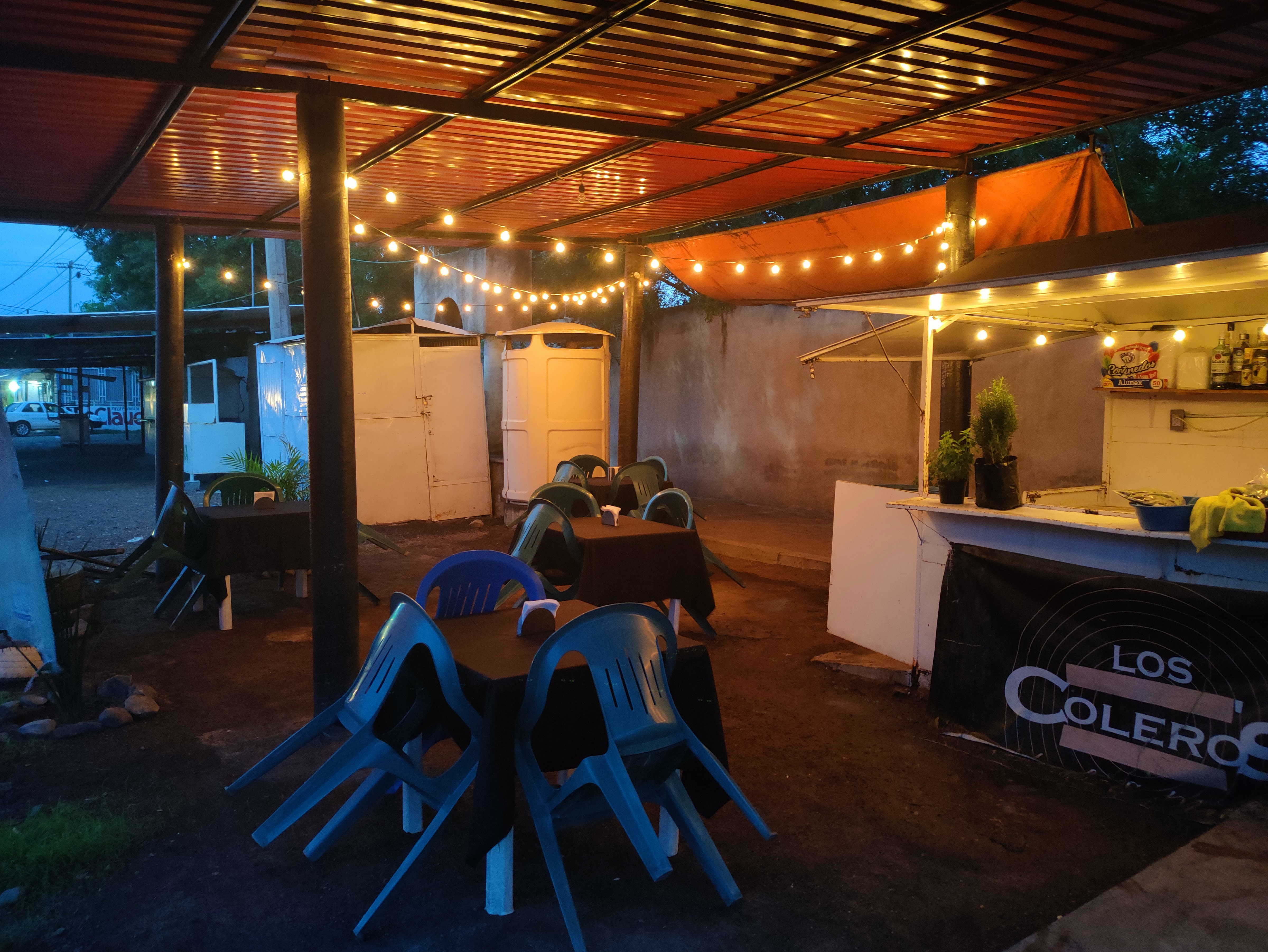 Los Colero's Mariscos y Más image 1