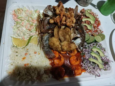 Mariscos la morenita image 5