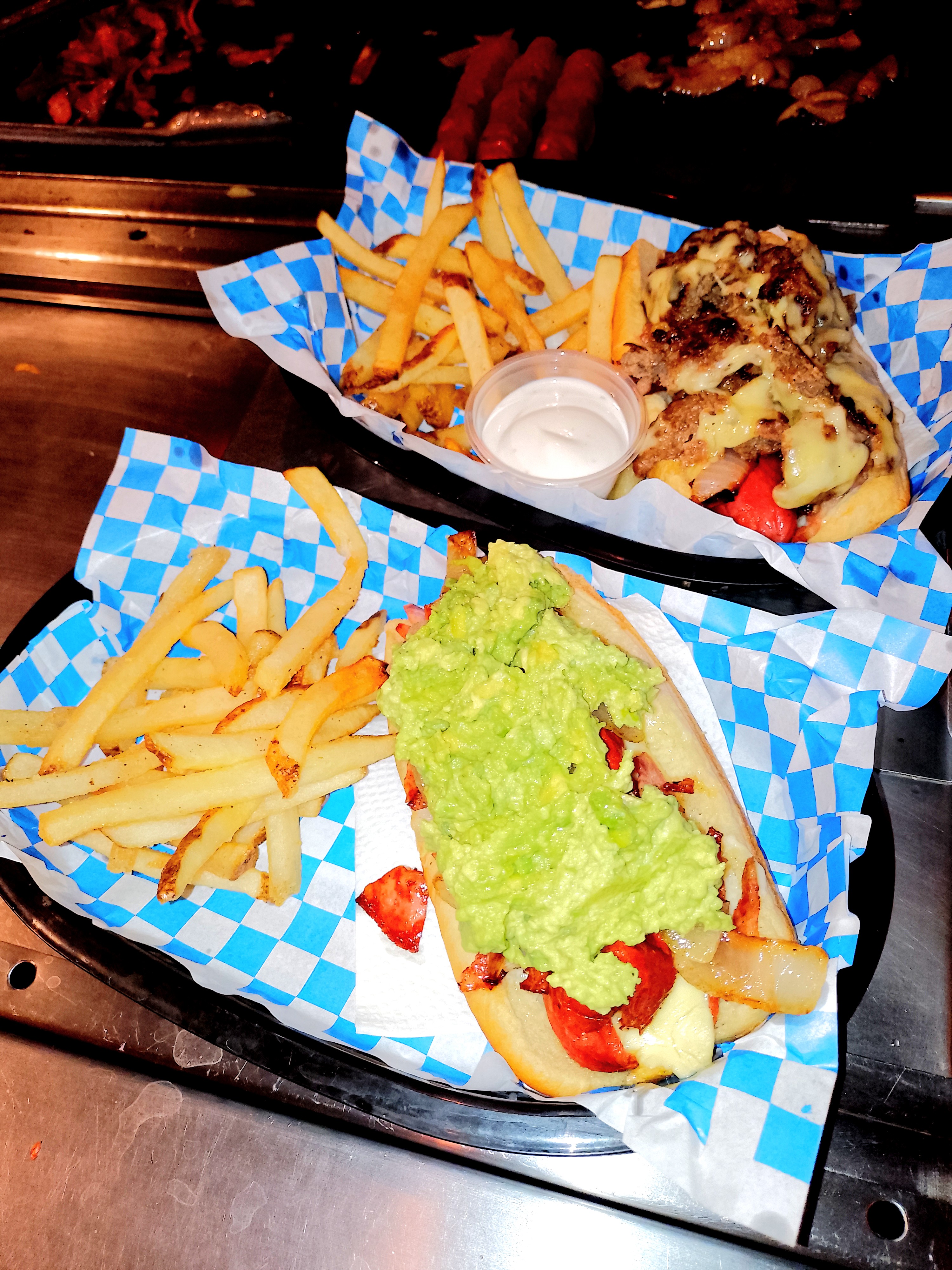 HOT DOGS Joel's image 3