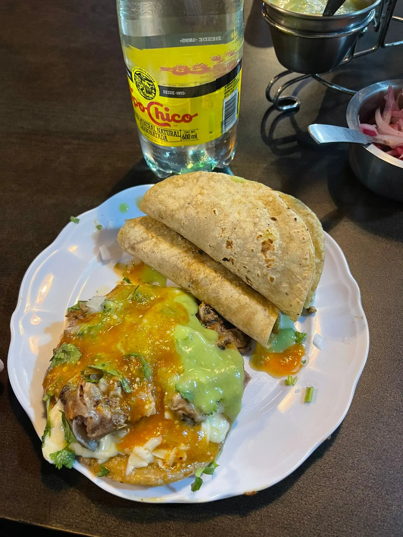 BIRRIERIA Y TAQUERIA CHIQUIS image 4