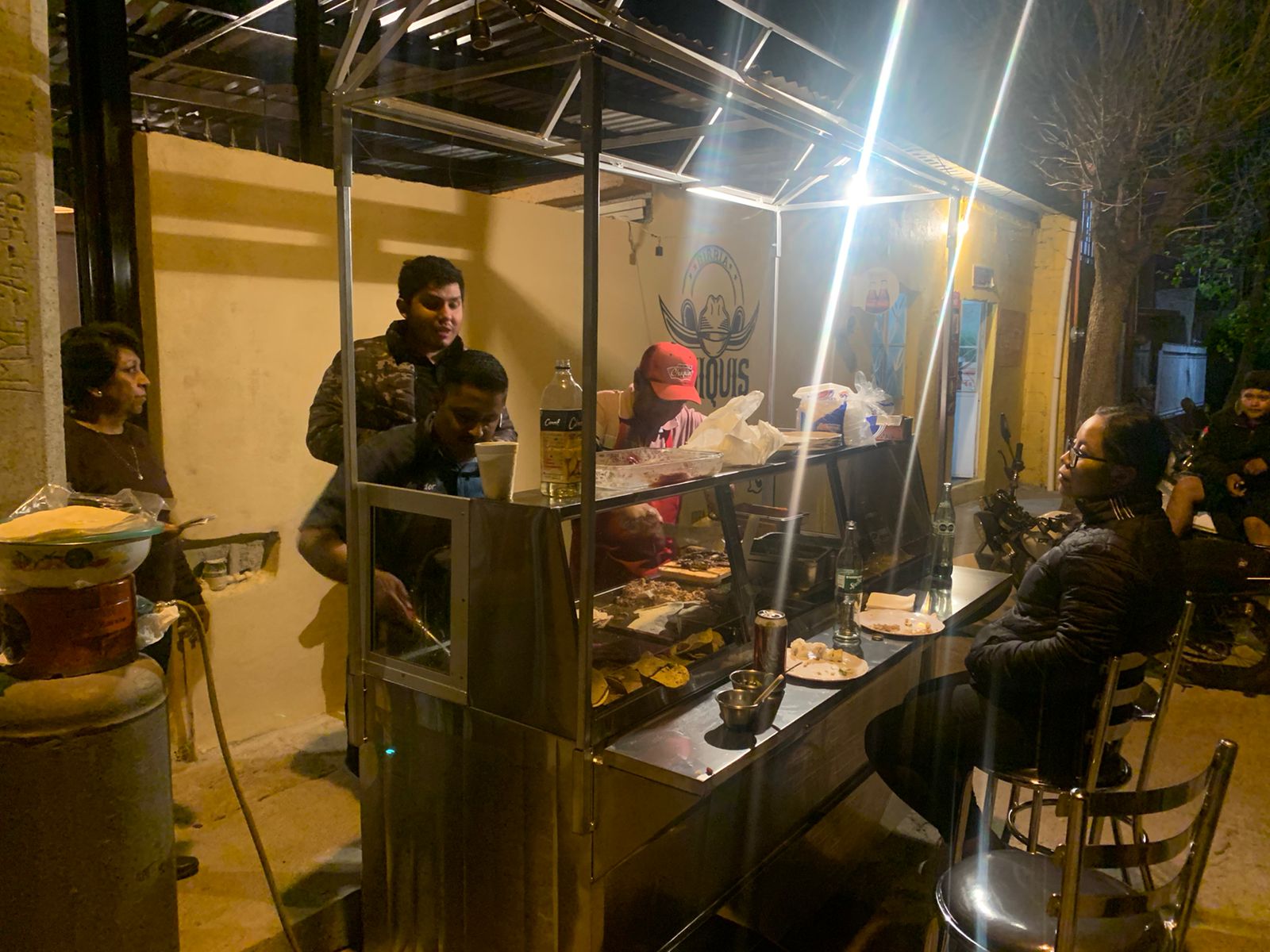 BIRRIERIA Y TAQUERIA CHIQUIS image 7