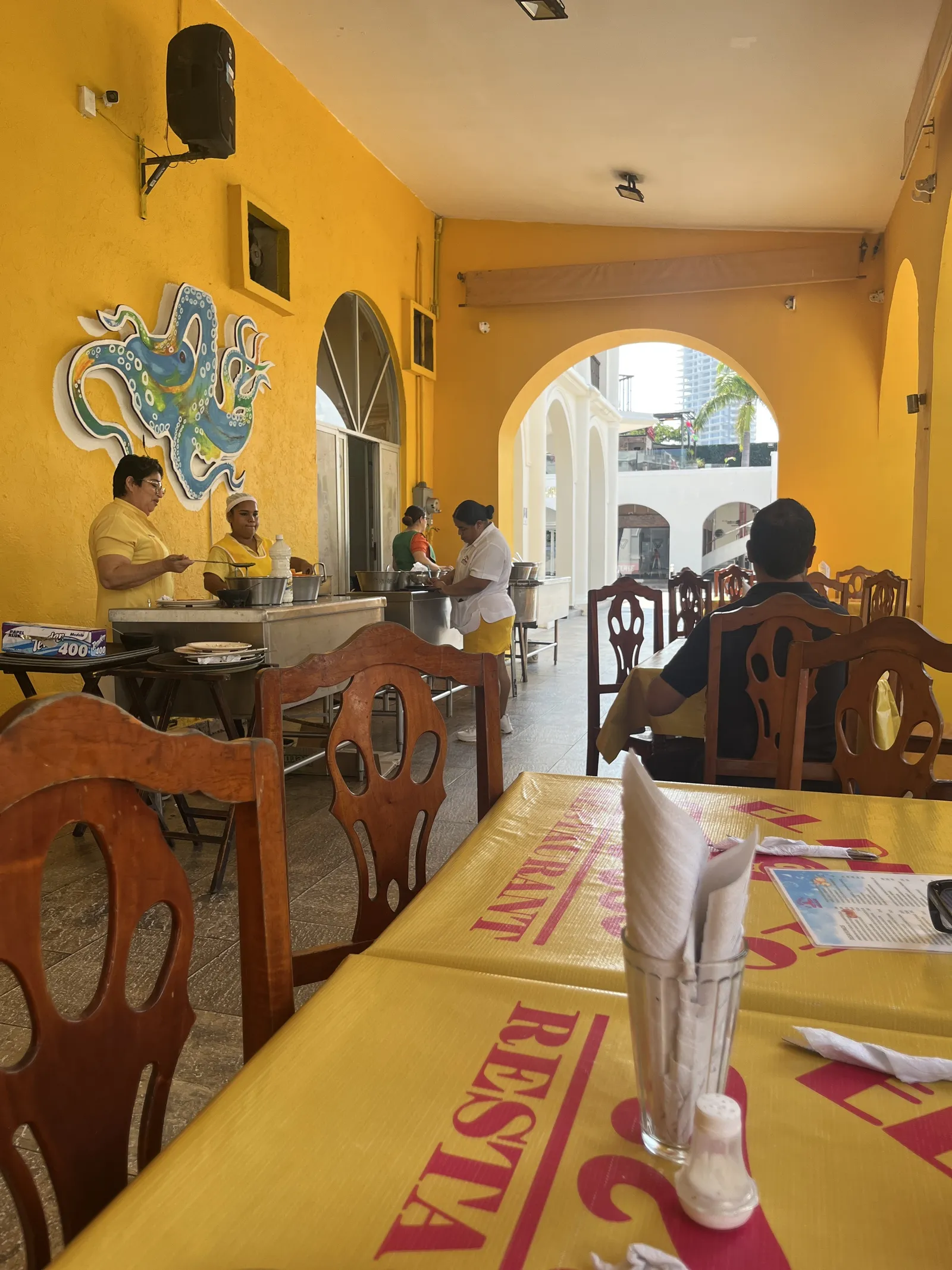 El Recreo image 3