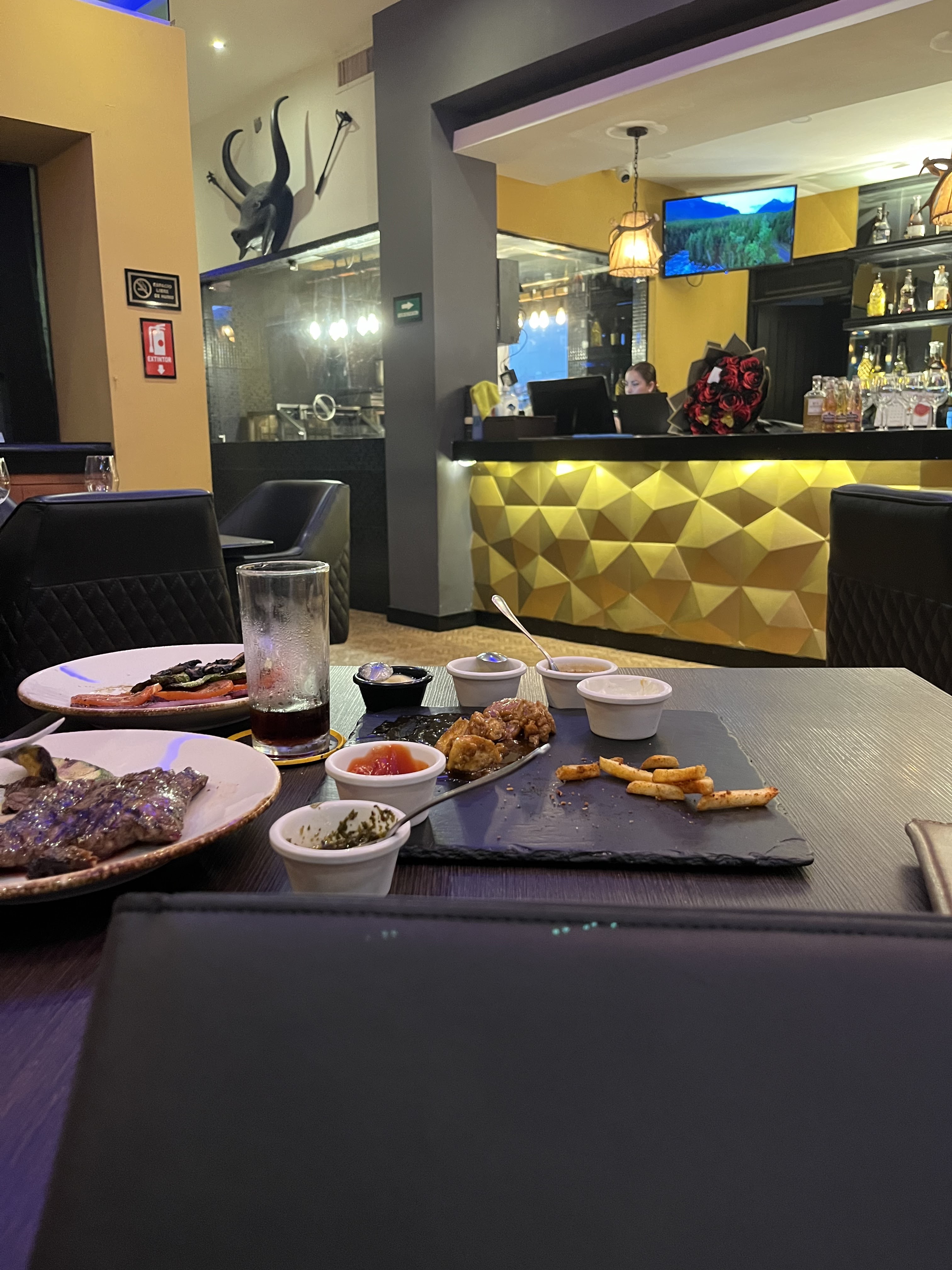 La Tradicional brasa y fuego image 6