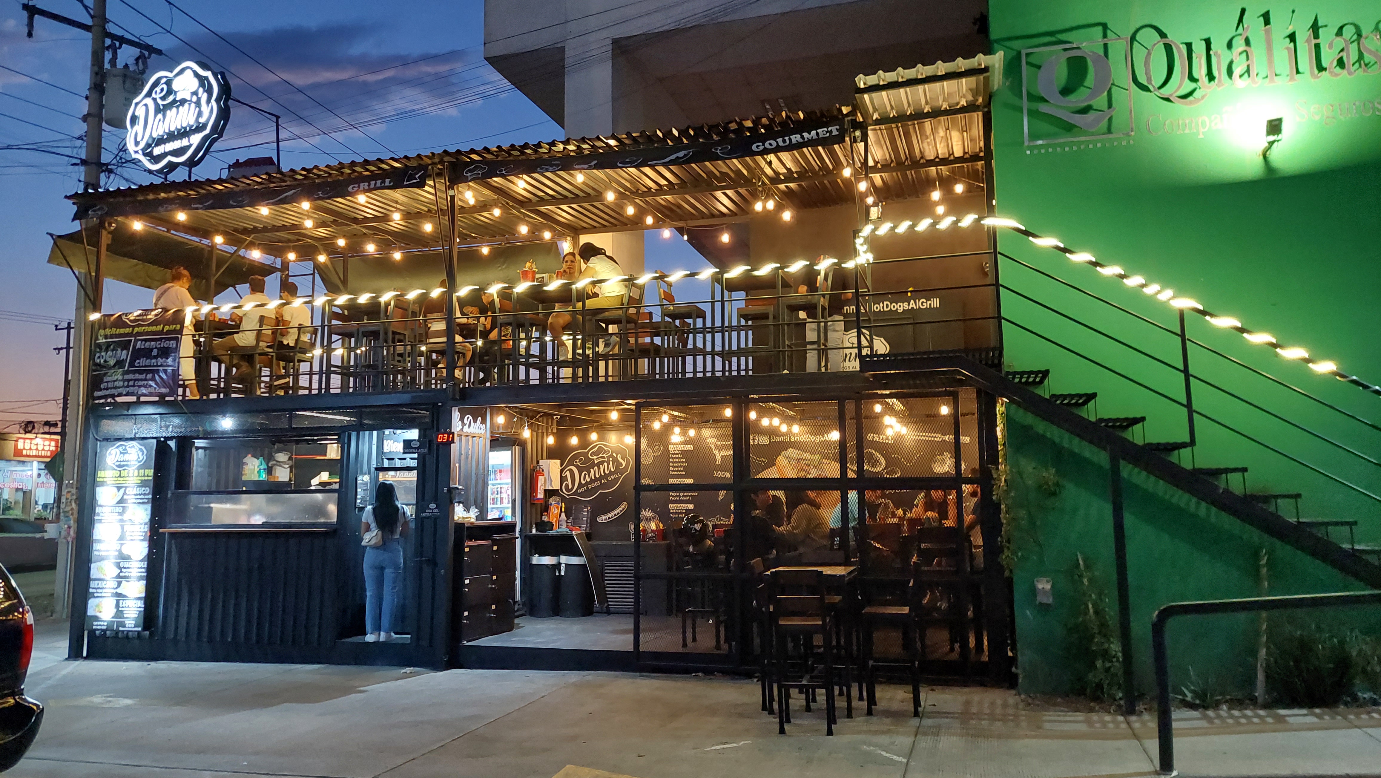 Danni's Hot Dogs al Grill (Sucursal Euquerio Guerrero) image 1