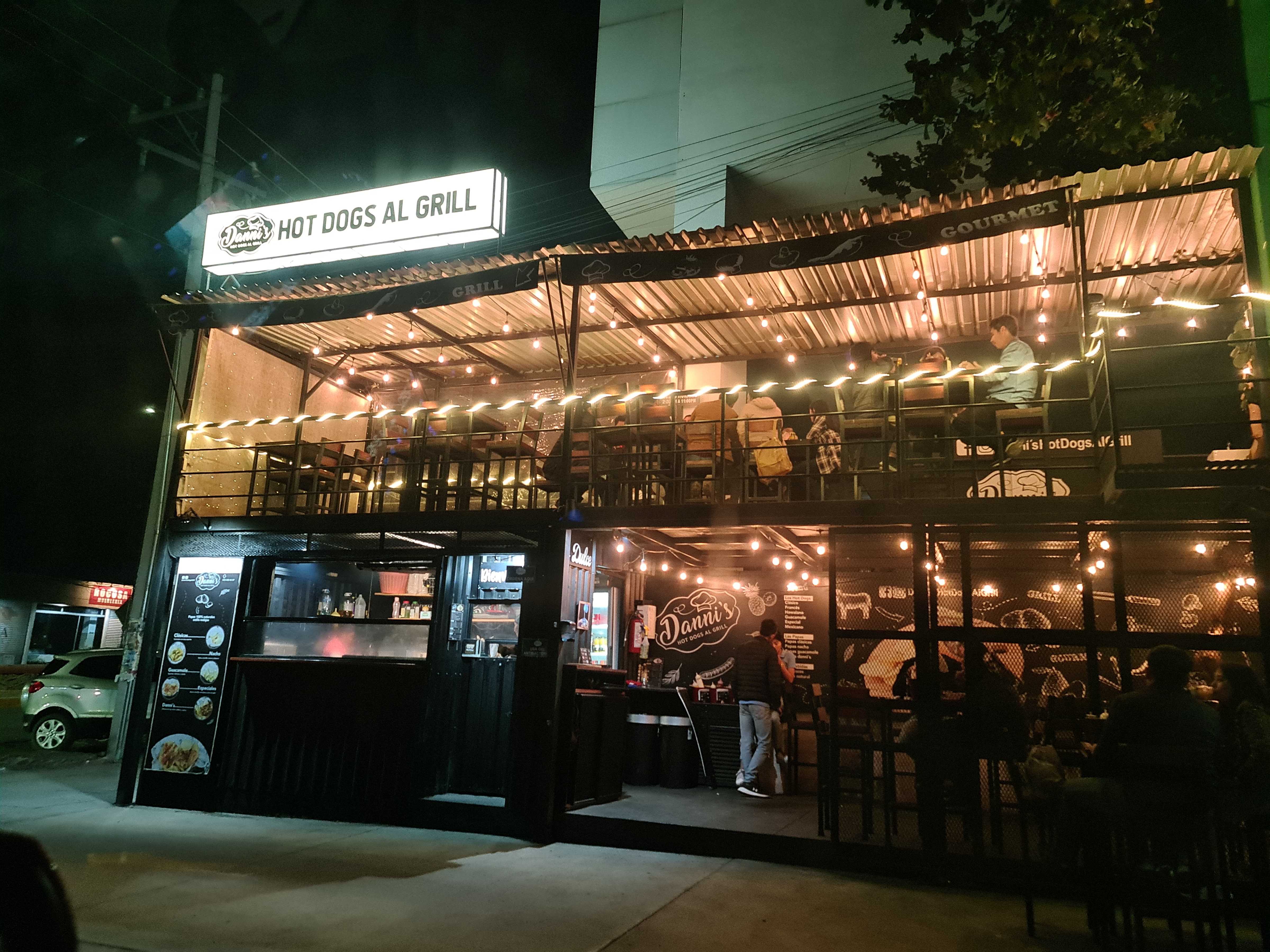 Danni's Hot Dogs al Grill (Sucursal Euquerio Guerrero) image 4