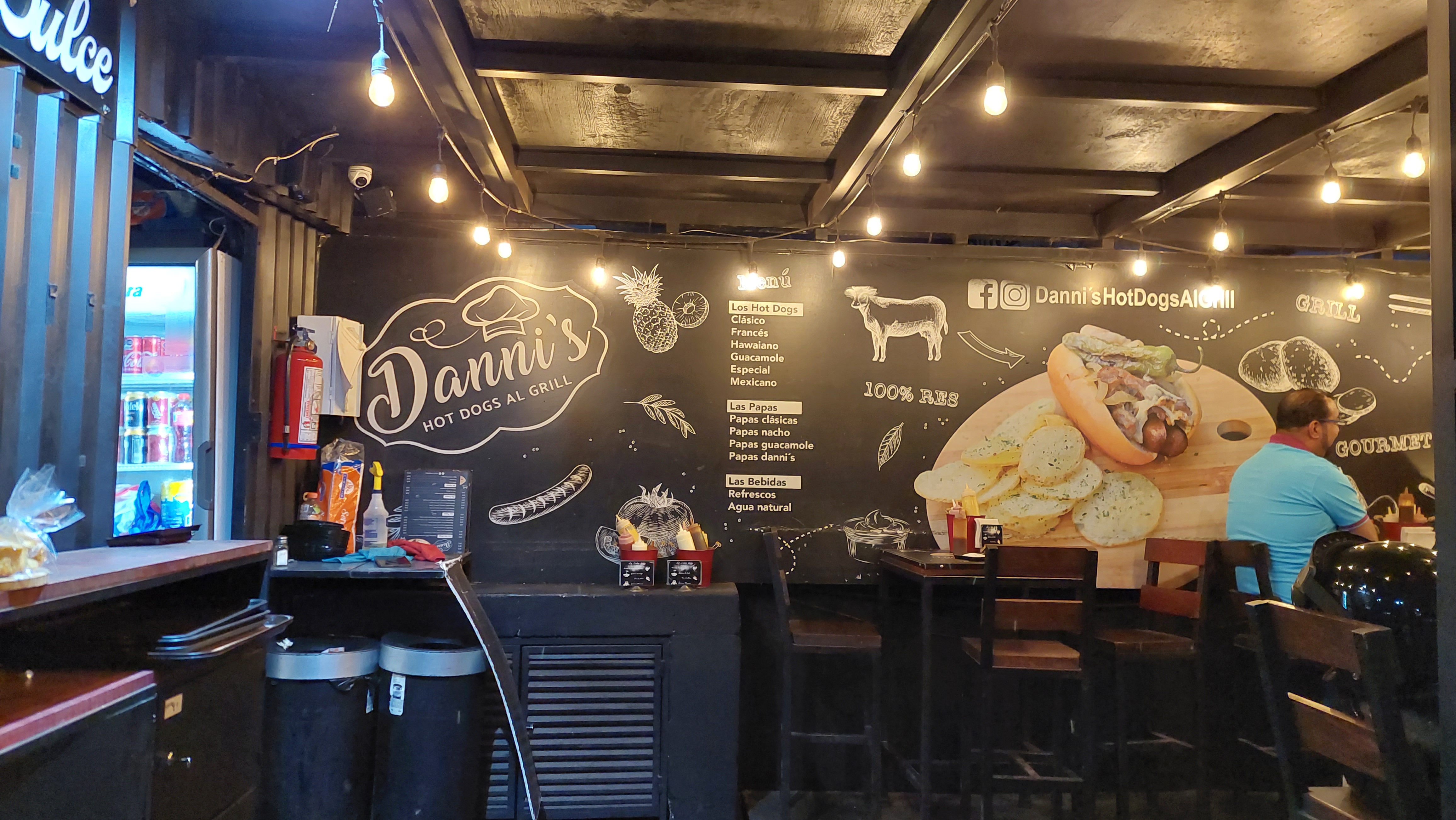 Danni's Hot Dogs al Grill (Sucursal Euquerio Guerrero) image 8