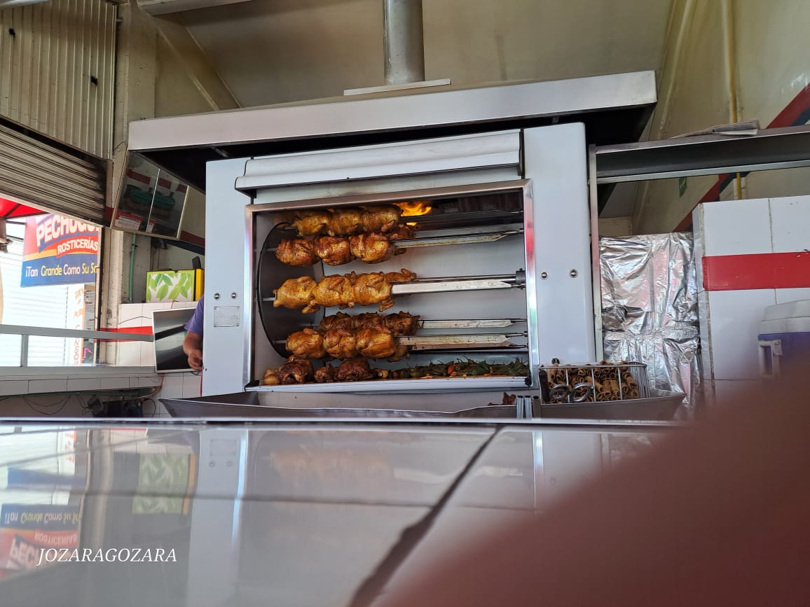 El Pechugón Rosticerías image 3