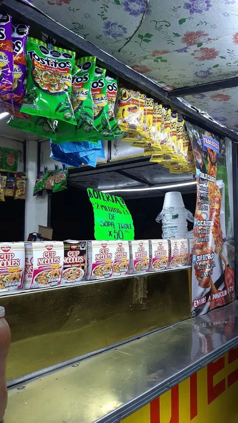 TROLES Y ELOTES "ELY" image 4
