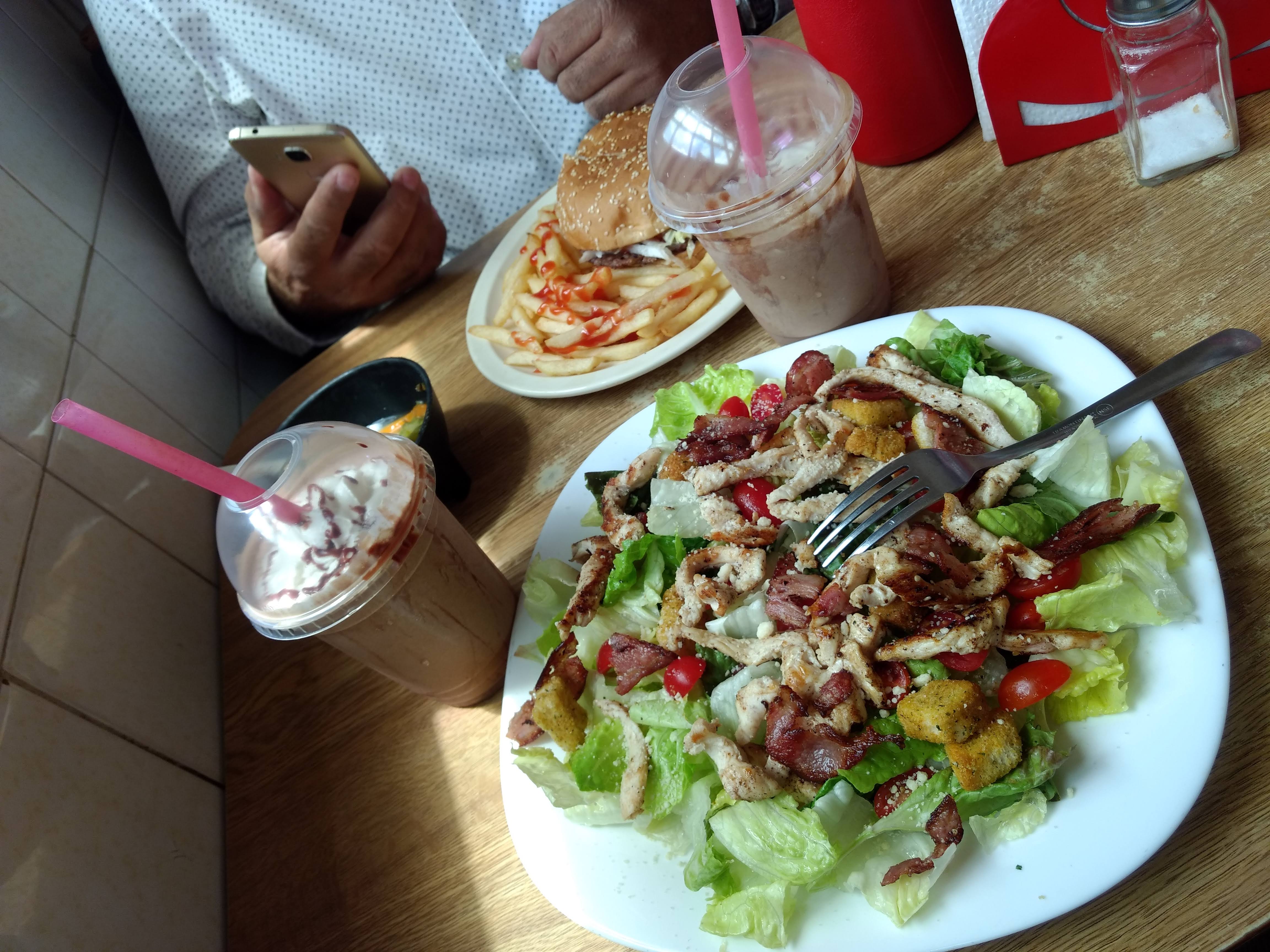 *Leovis Café* RESTAURANT image 3