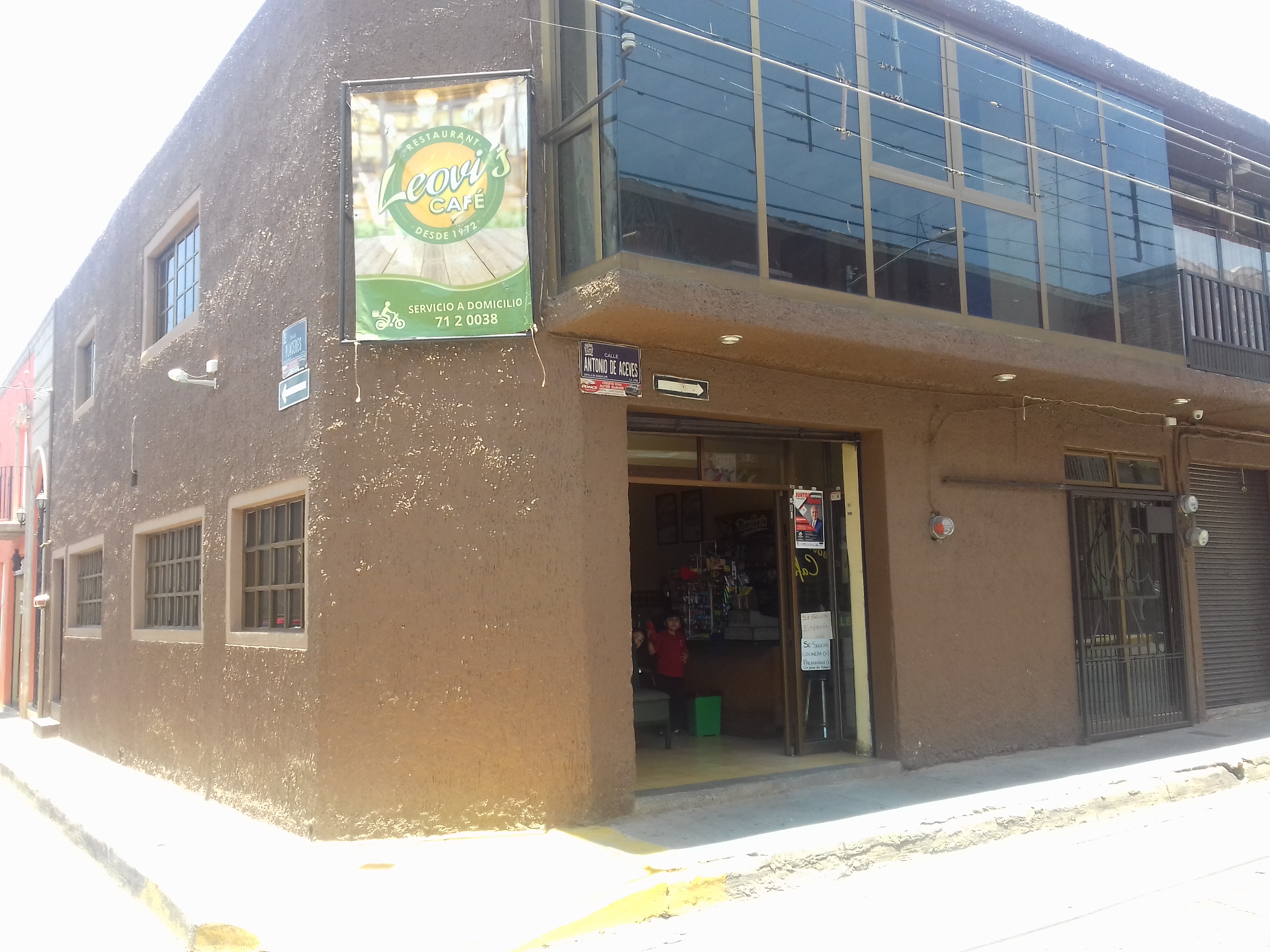 *Leovis Café* RESTAURANT image 9