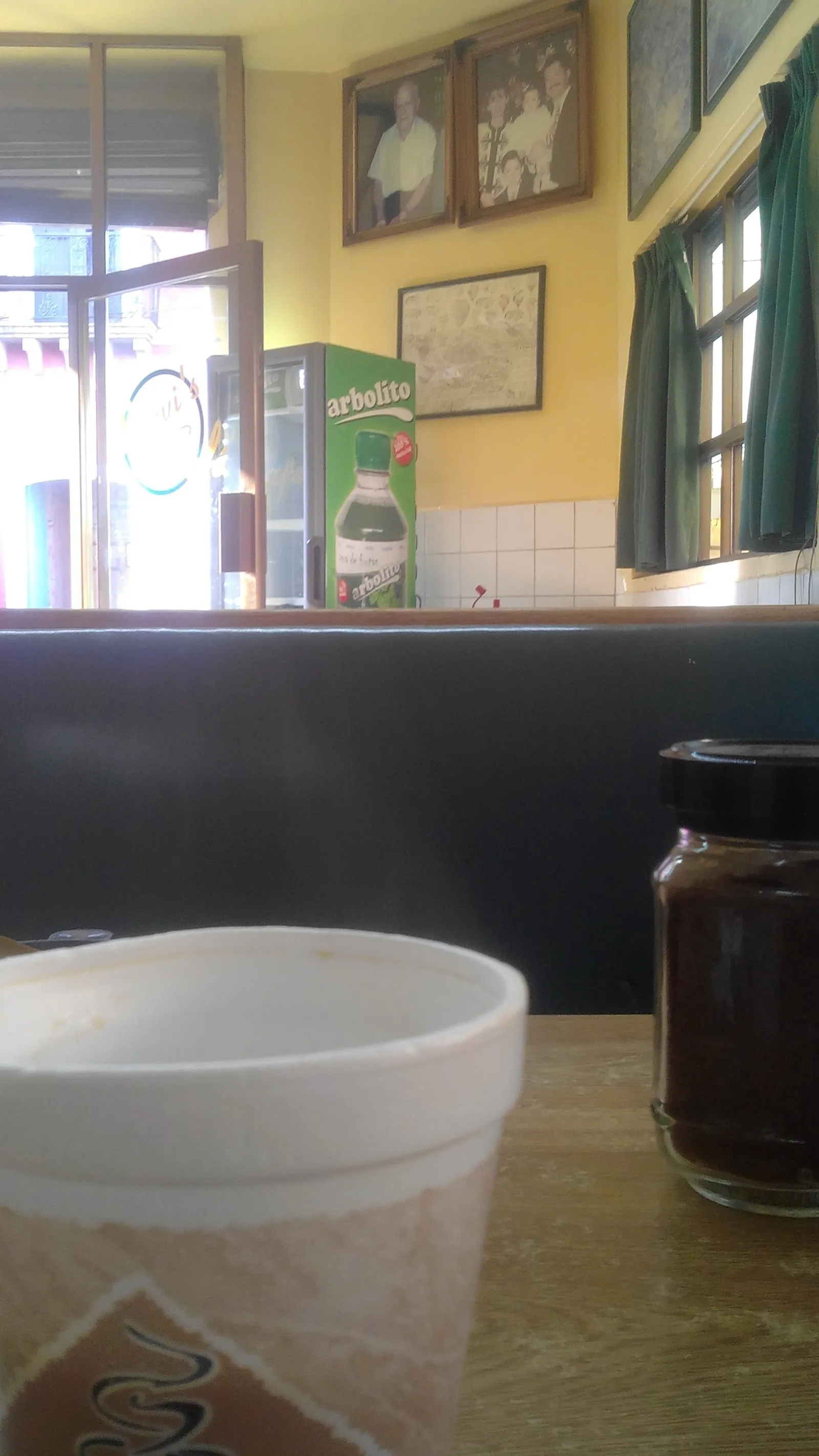 *Leovis Café* RESTAURANT image 10