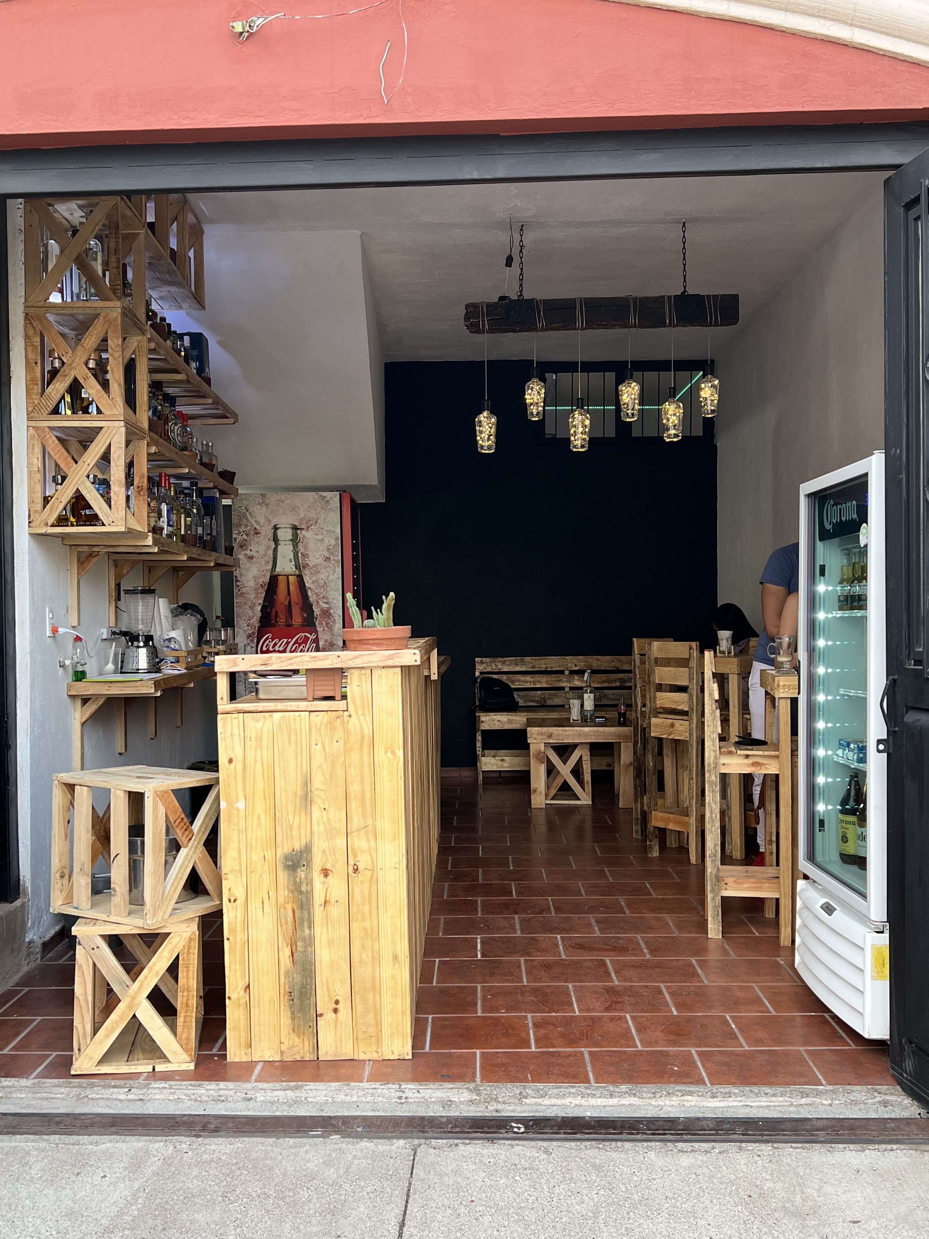 LITRO Y MEDIO CAPILLA DE GPE. image 1