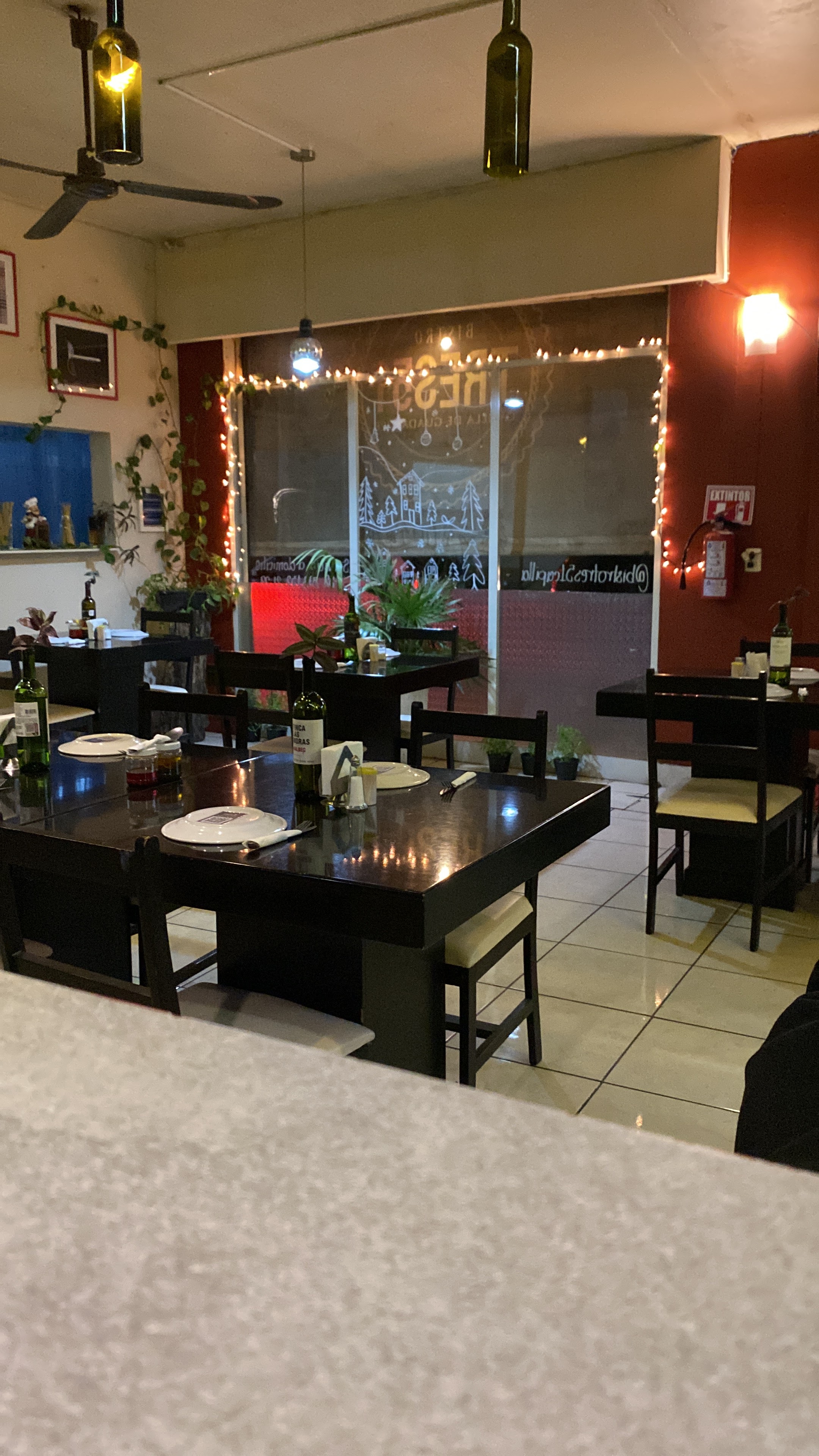 Bistro tres51 image 2