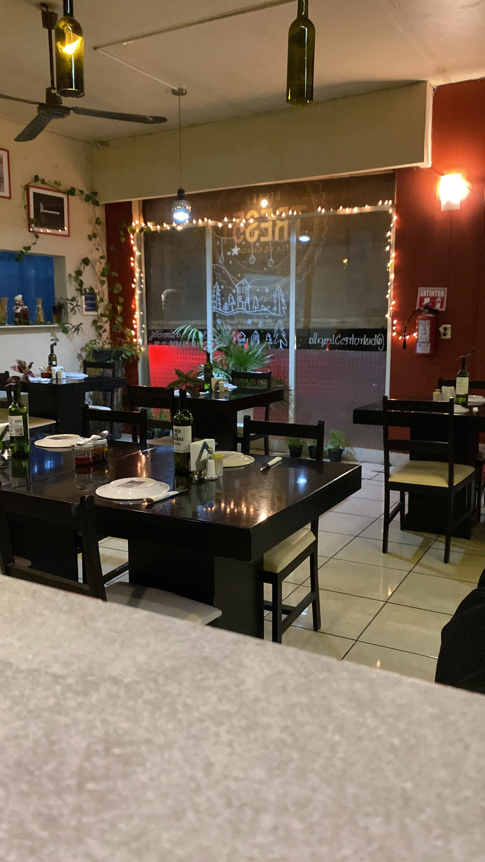 Bistro tres51 image 2