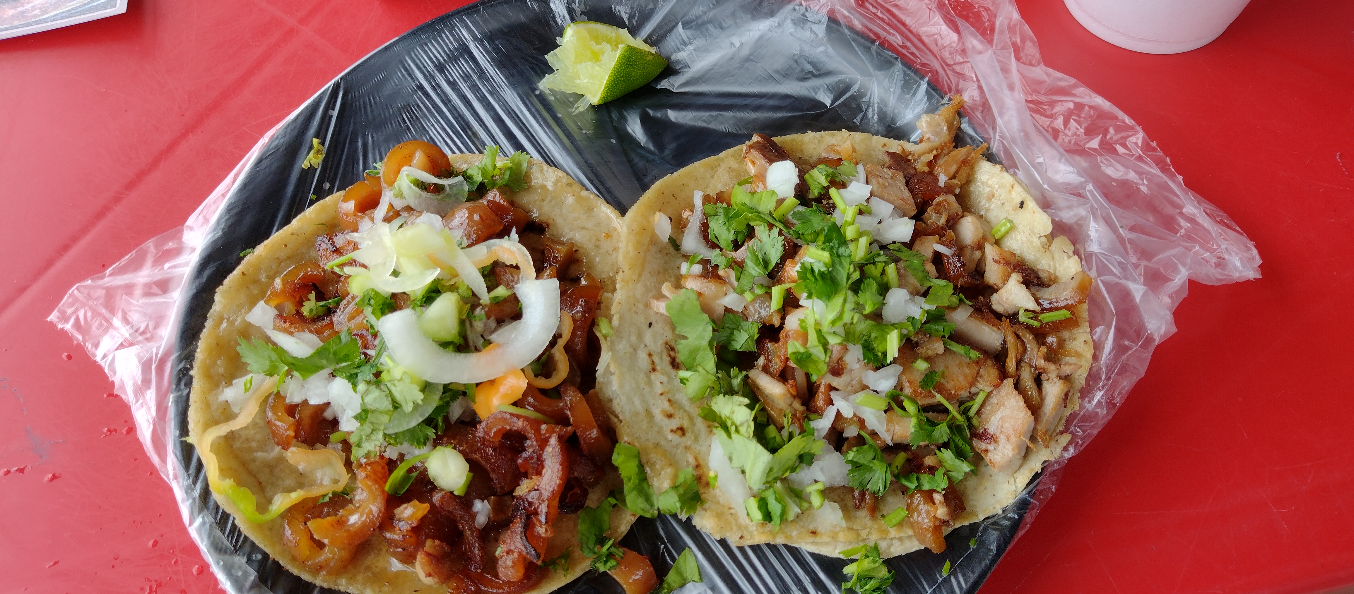 Puertas automaticas y canceleria de aluminio TAVERA"S image 1