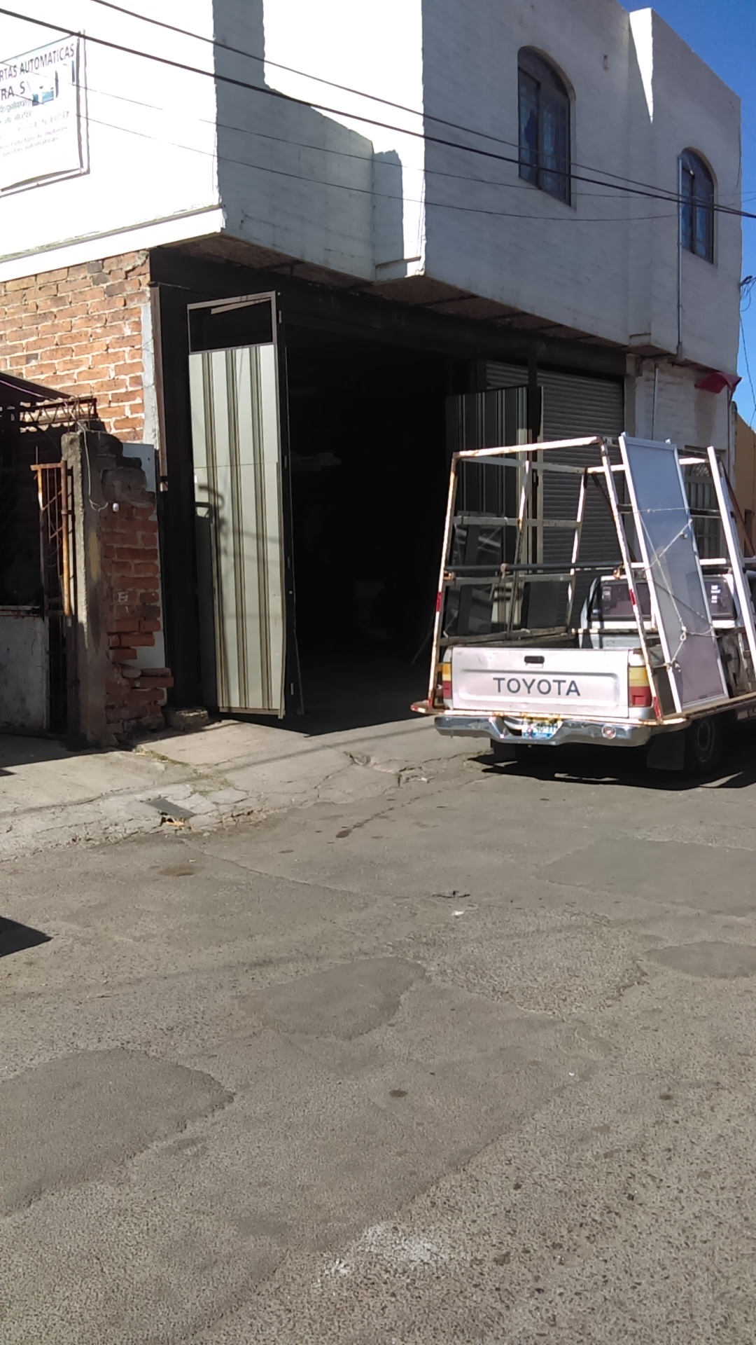 Puertas automaticas y canceleria de aluminio TAVERA"S image 2