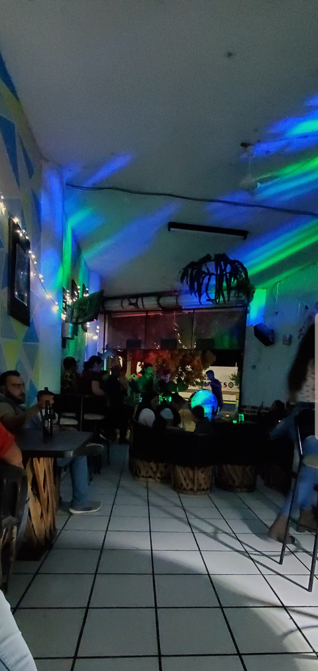 Juliu's Wings & Beer image 4