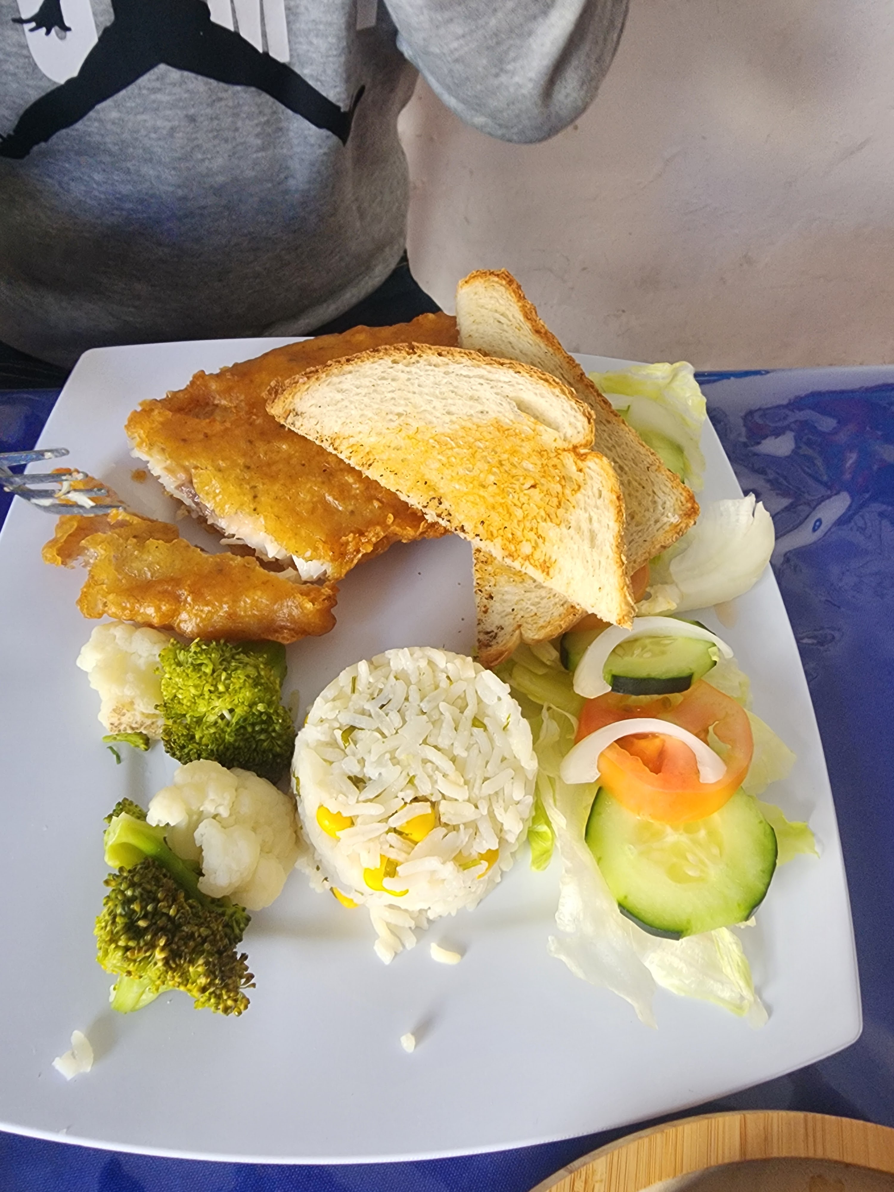 Pescadería y cevichería La Barca image 4