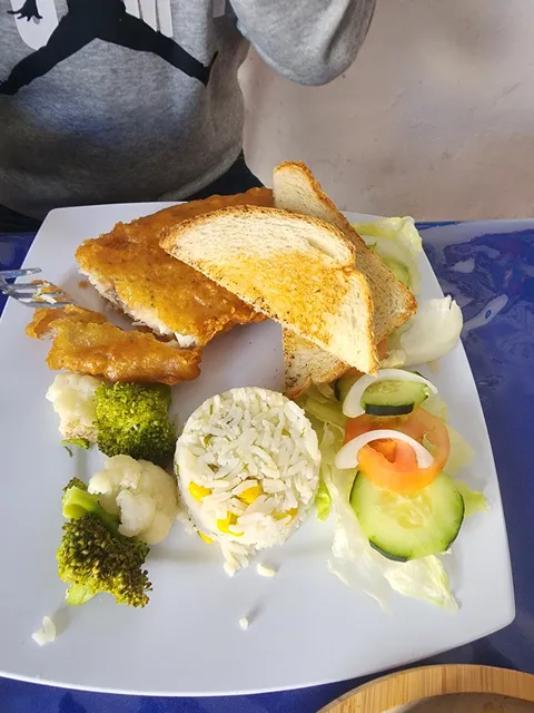 Pescadería y cevichería La Barca image 4