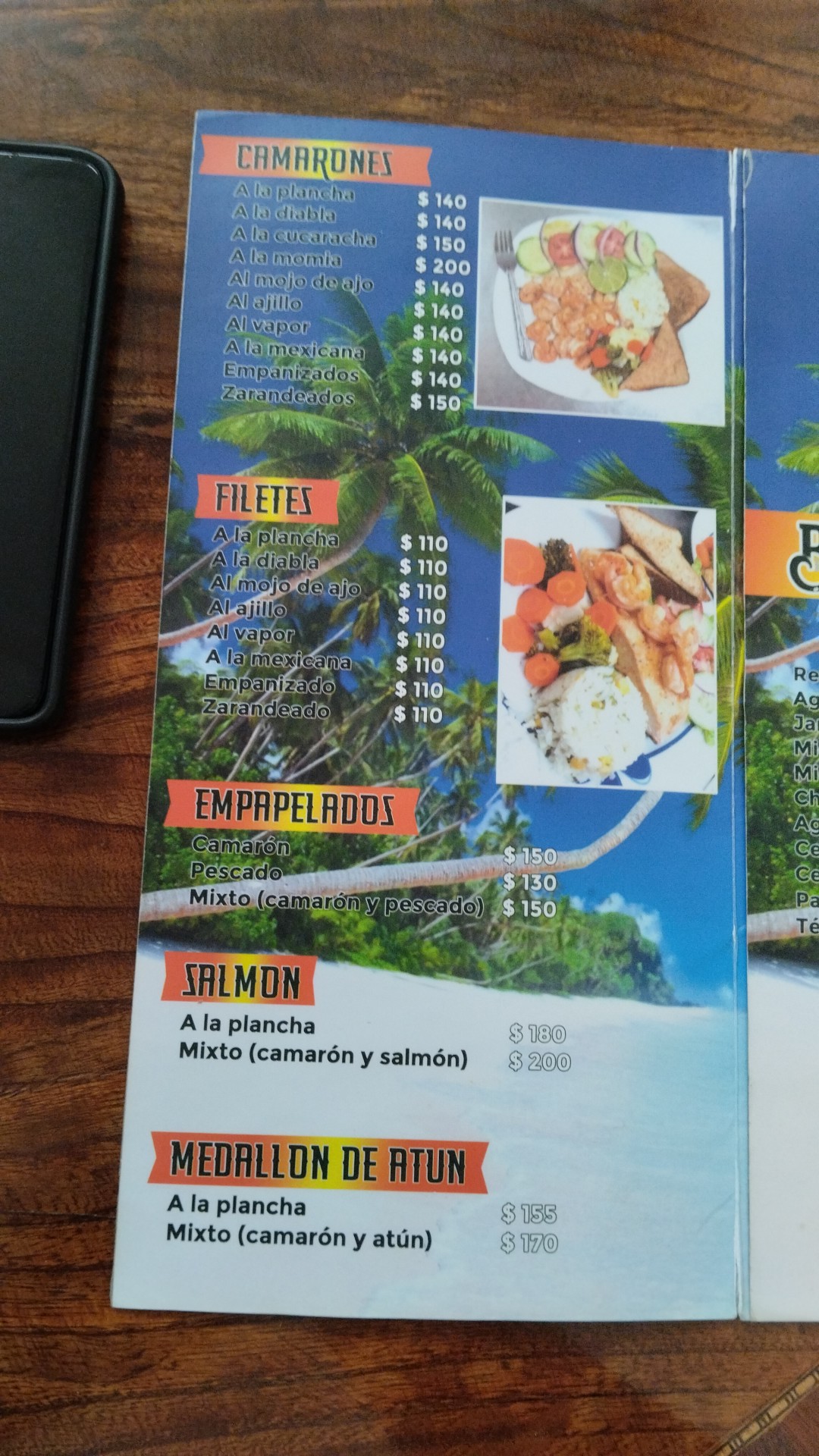 Pescadería y cevichería La Barca image 6