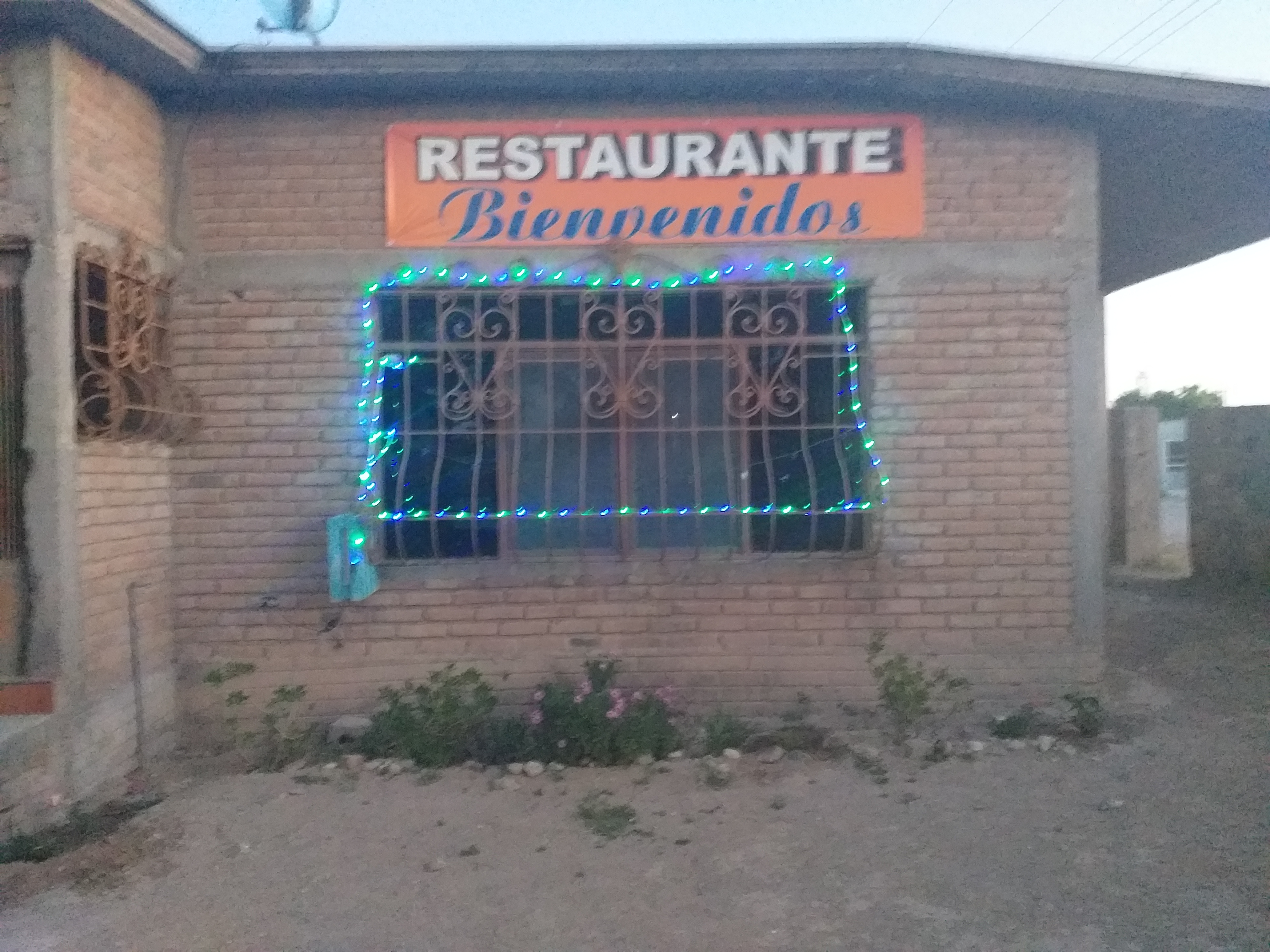 El Pilar Pescado y Mariscos image 3