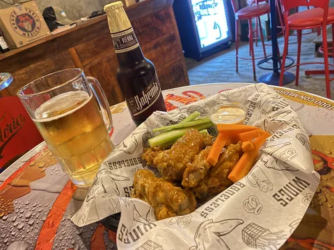 Texas Wings “alitas y snacks” image 2
