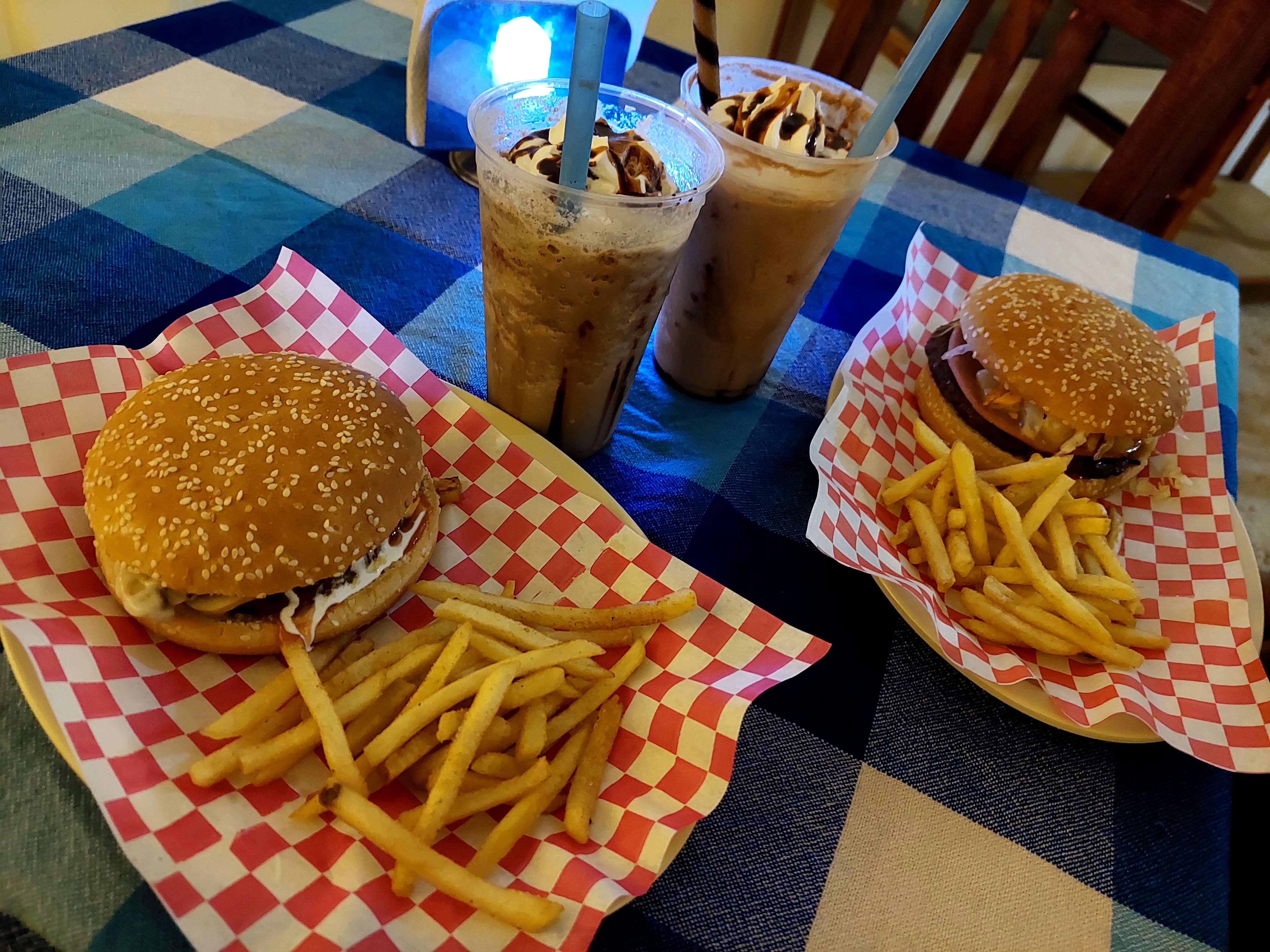 Los Girasoles image 3