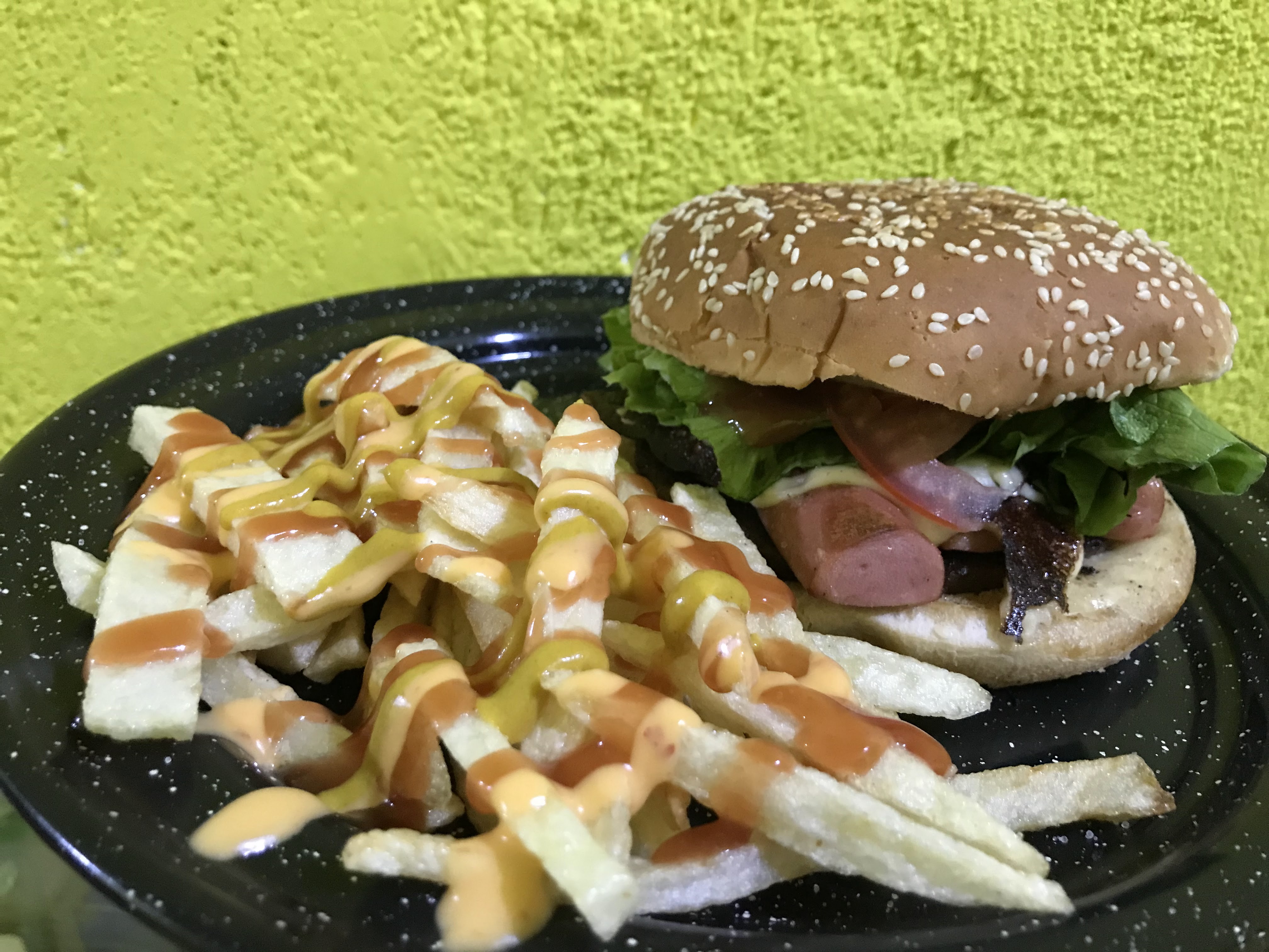 Hamburguesería & patatas Roy image 3