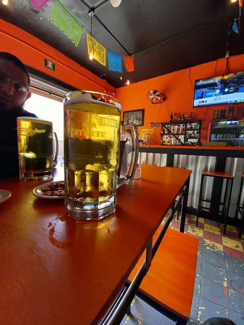 Central Wings Sport Bar image 1