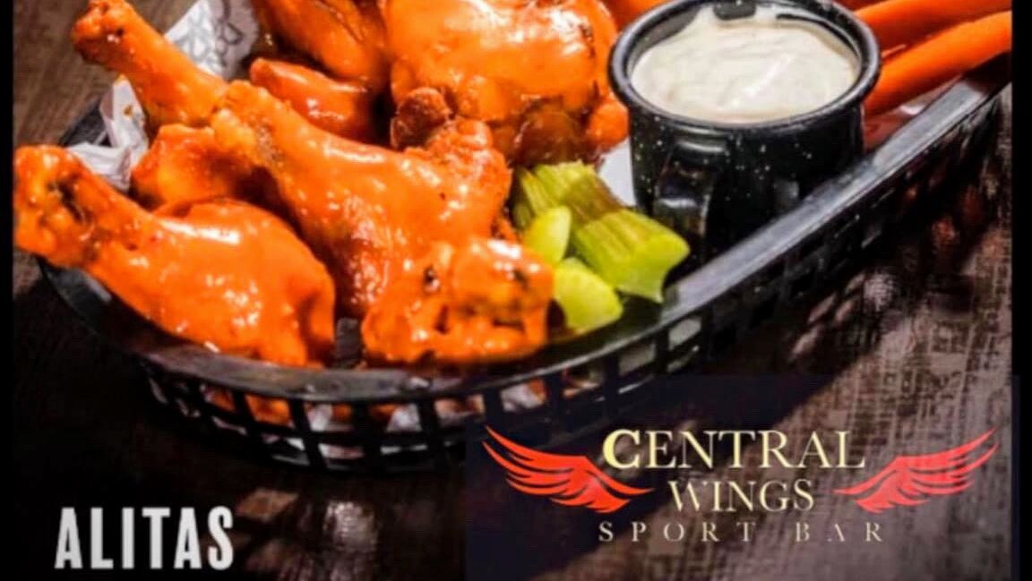 Central Wings Sport Bar image 2
