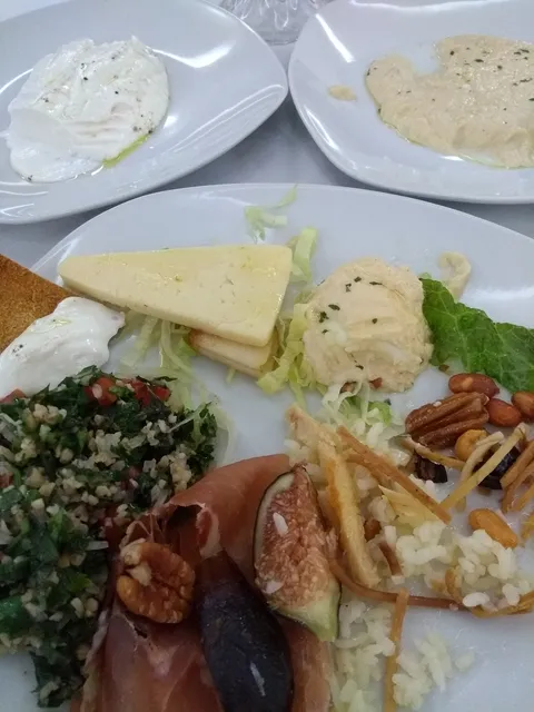 Restaurante La Cascada Comida Libanesa image 8