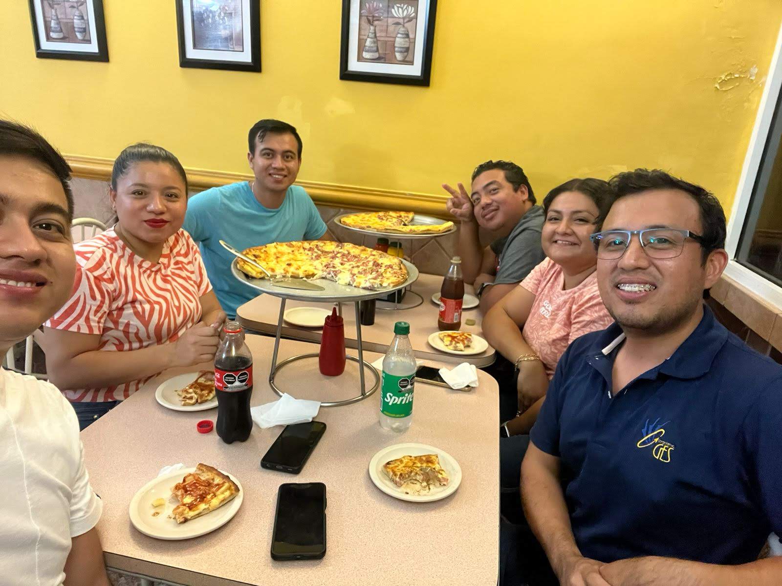 PIZZERIA LA JUVENIL image 6