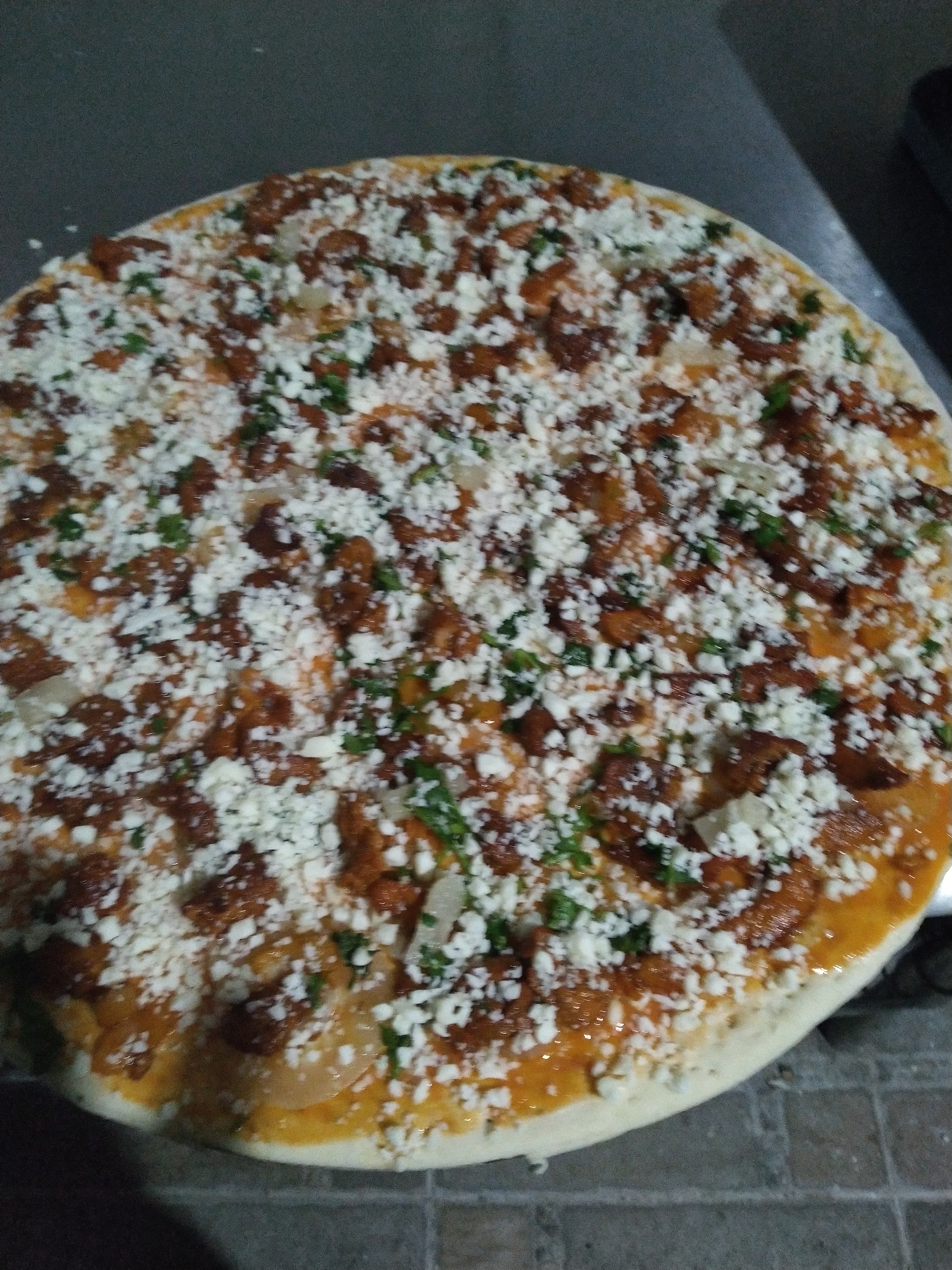 Raymond pizzas con el toque chingón image 6