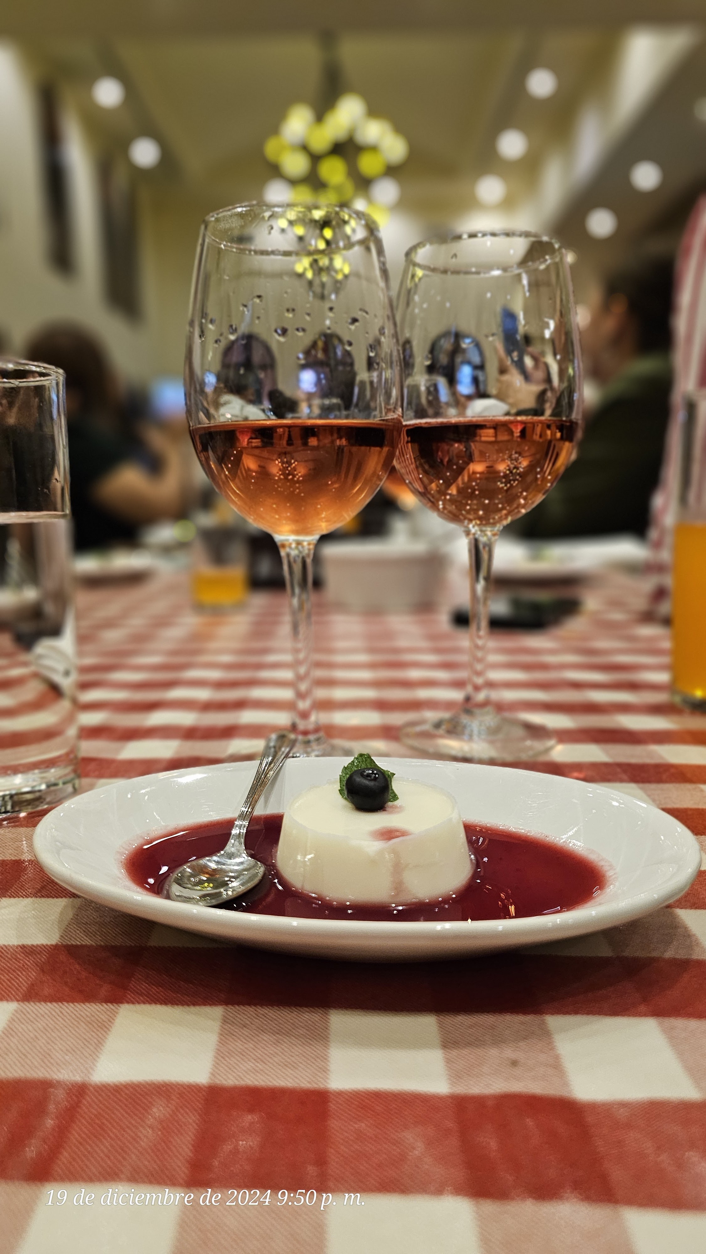 Italianni's Tuxtla image 8