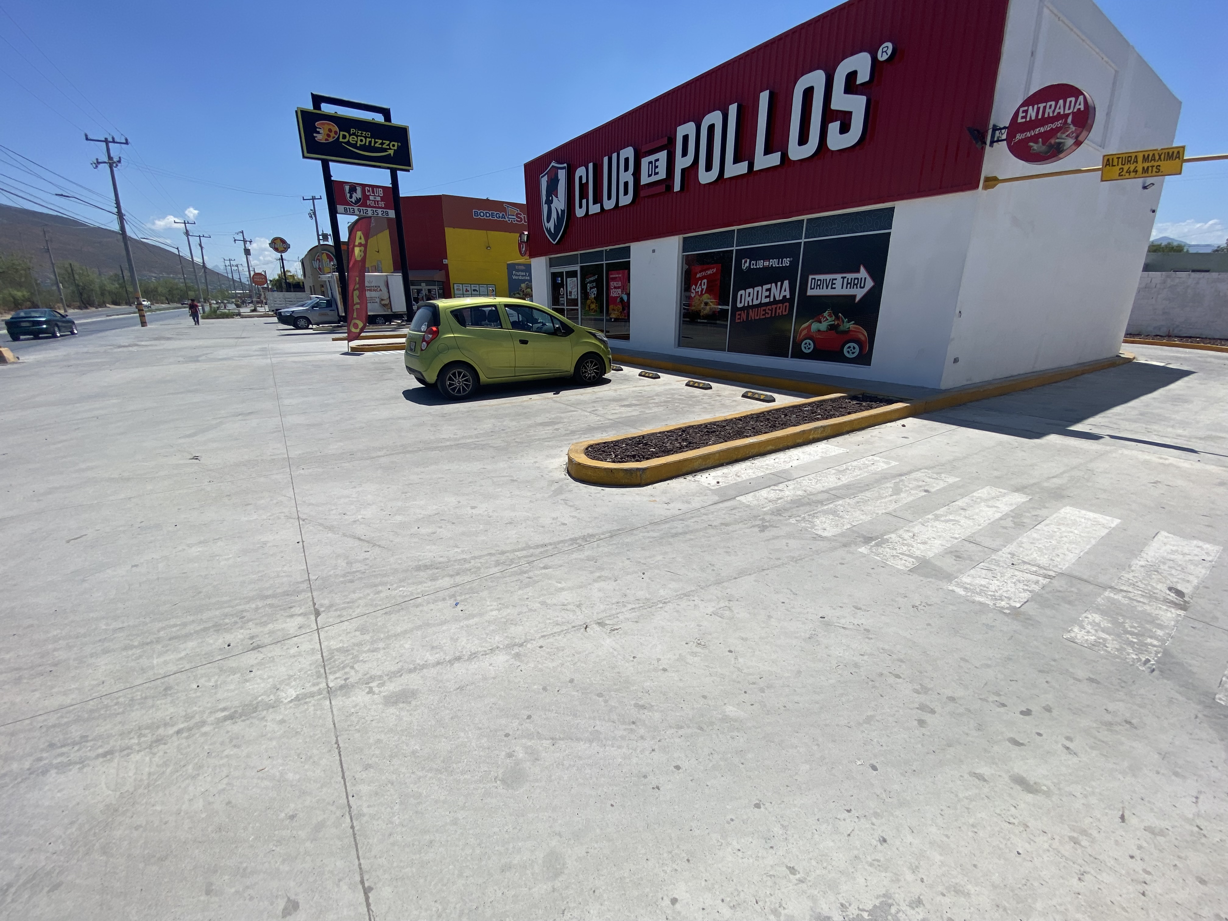 Club de Pollos Santa Engracia image 3