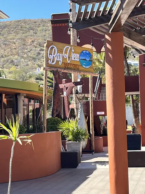 Bay View Bar and Grill image 5