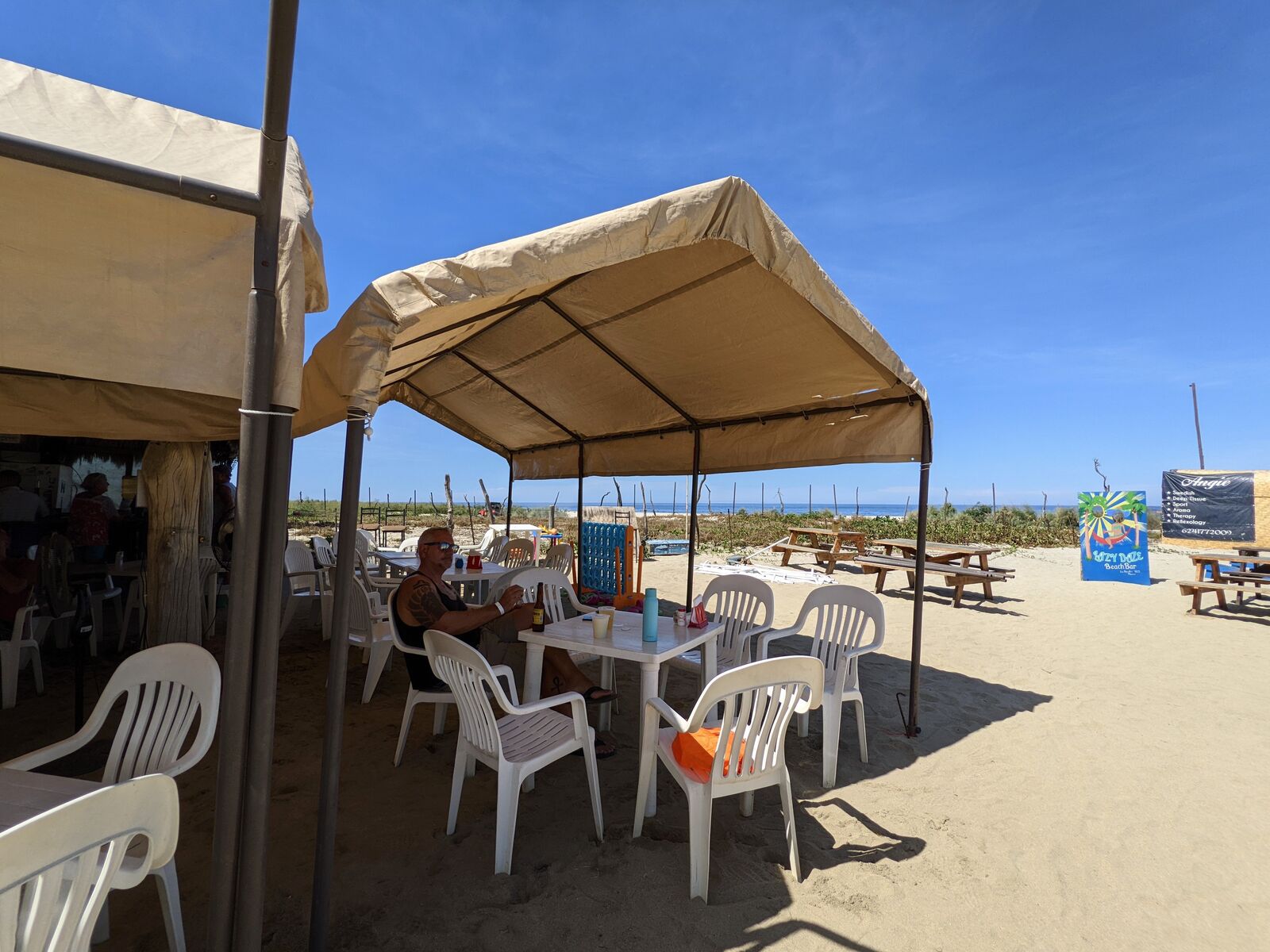 Lazy Daze Beach Bar image 1