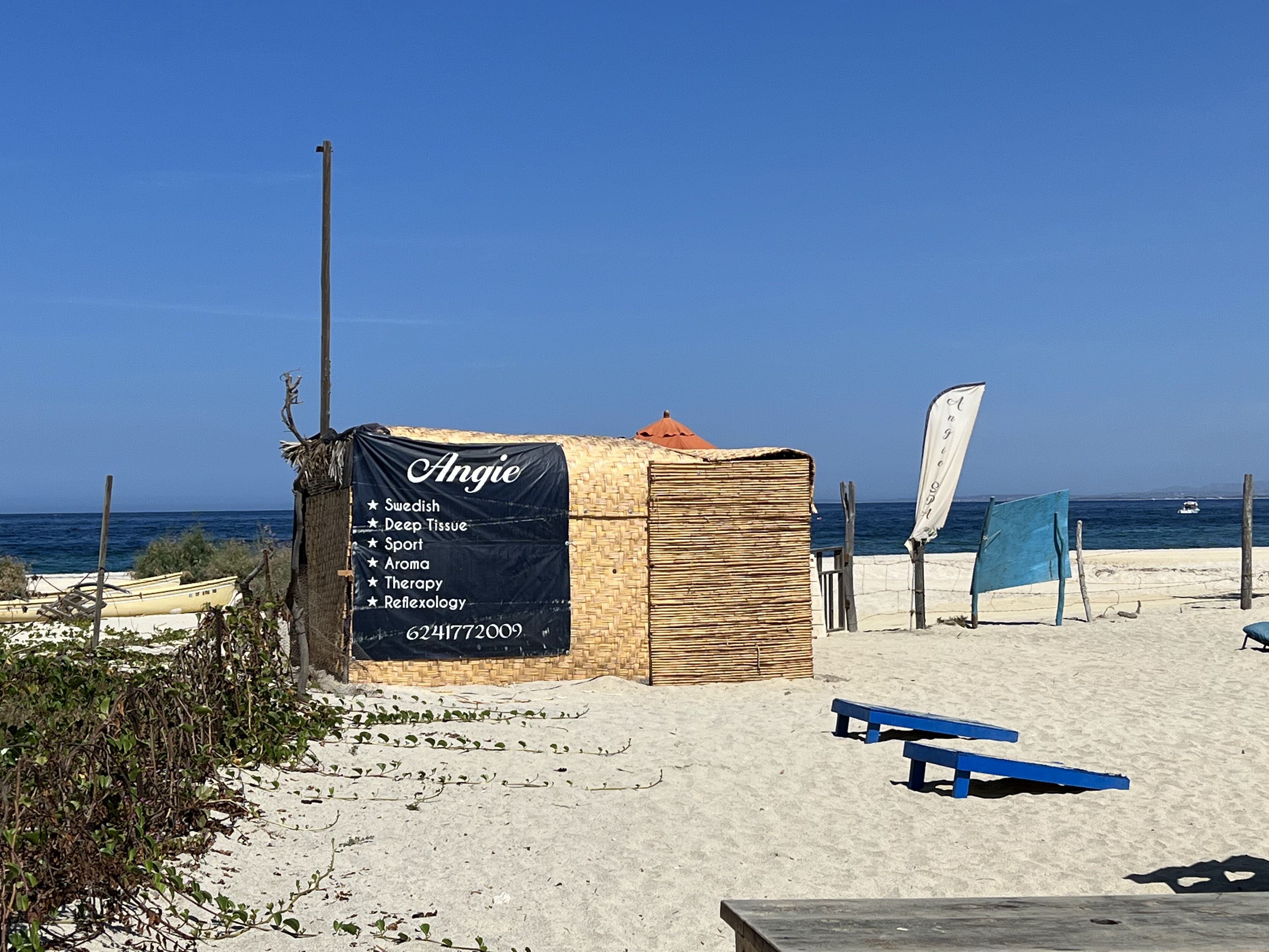 Lazy Daze Beach Bar image 4