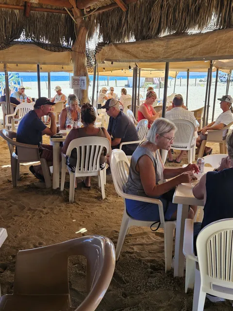 Lazy Daze Beach Bar image 5