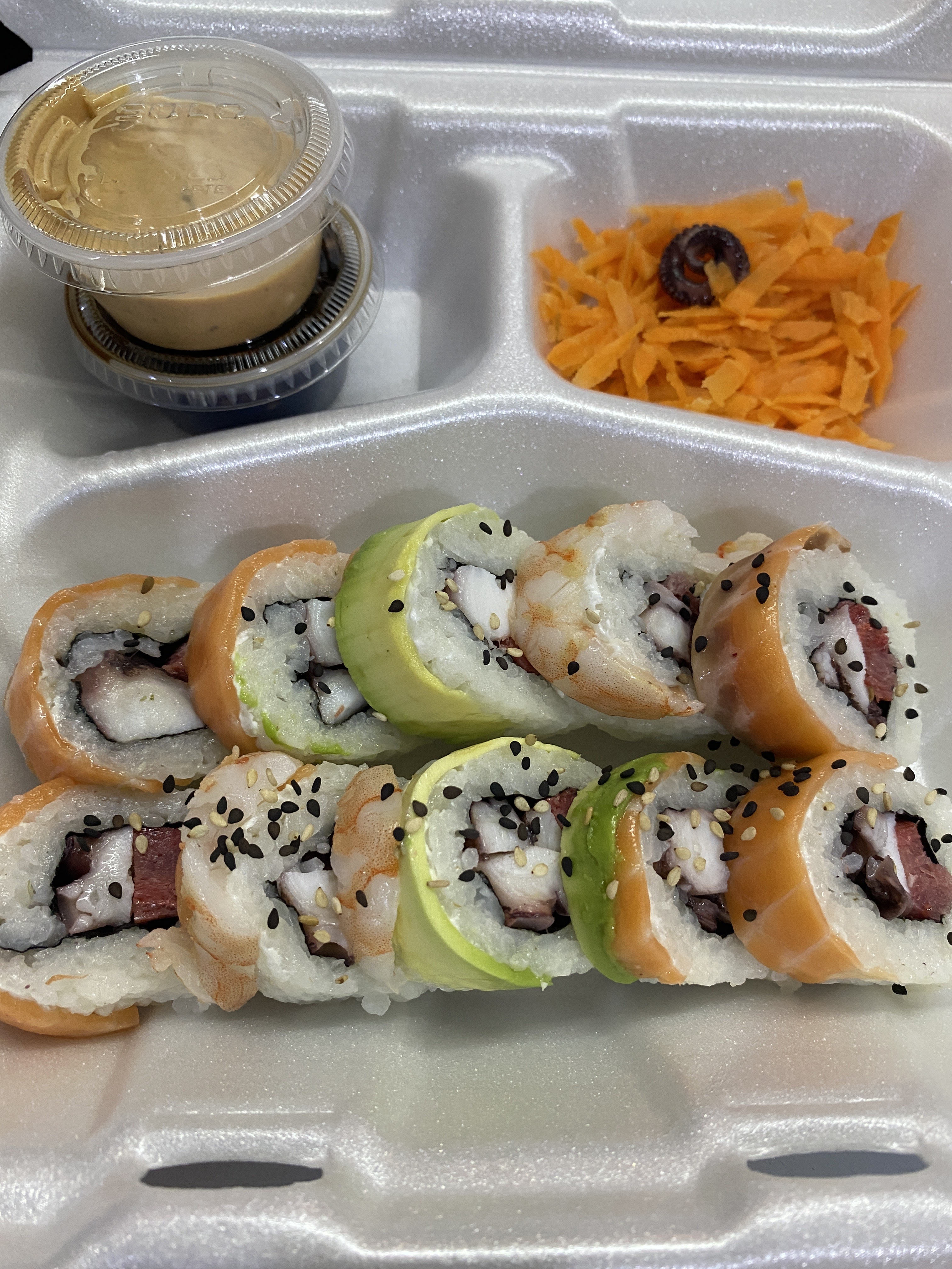 Sushi y Mariscos Los Barriles image 2