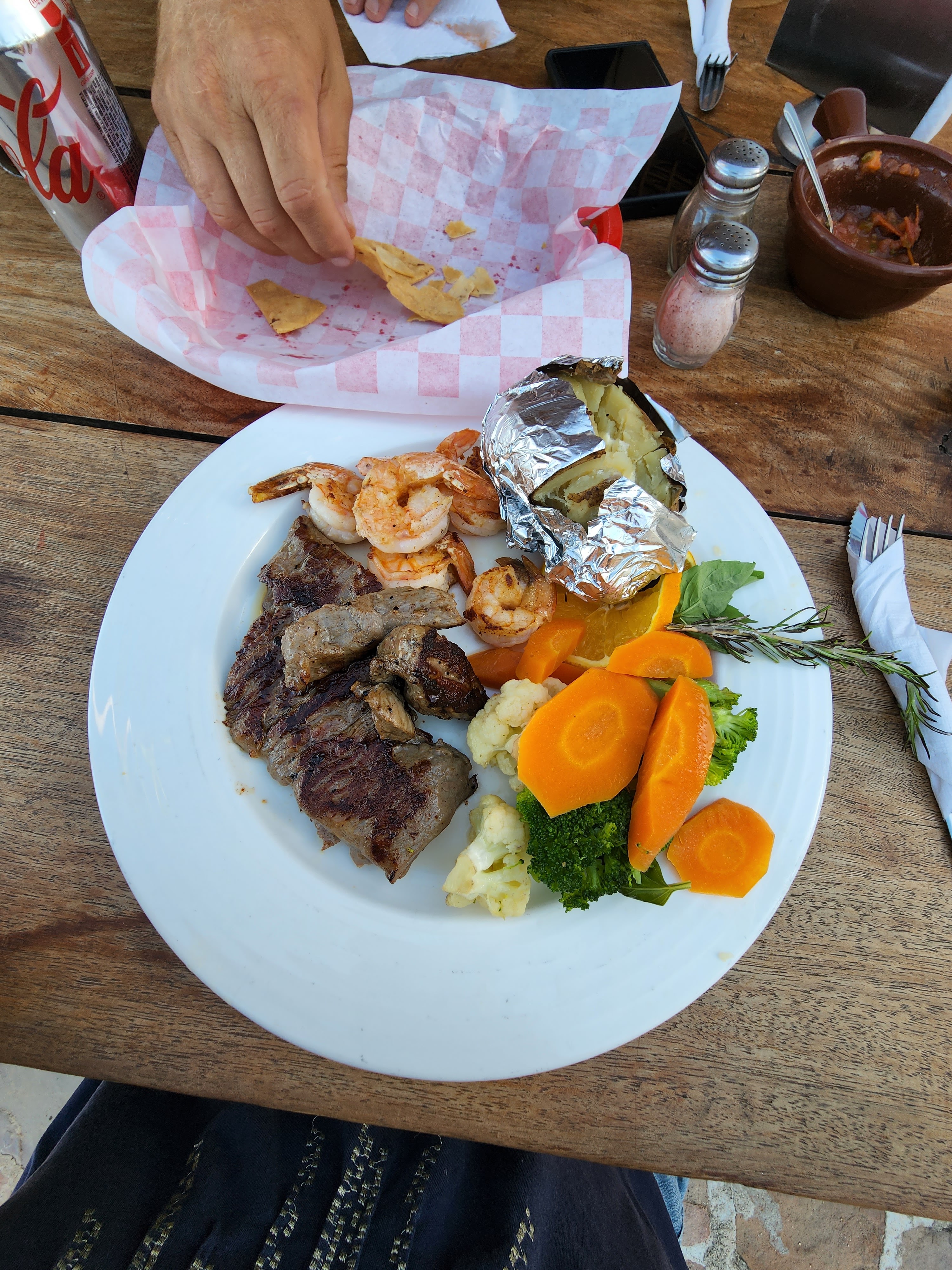 El Panzon Beach Club image 1