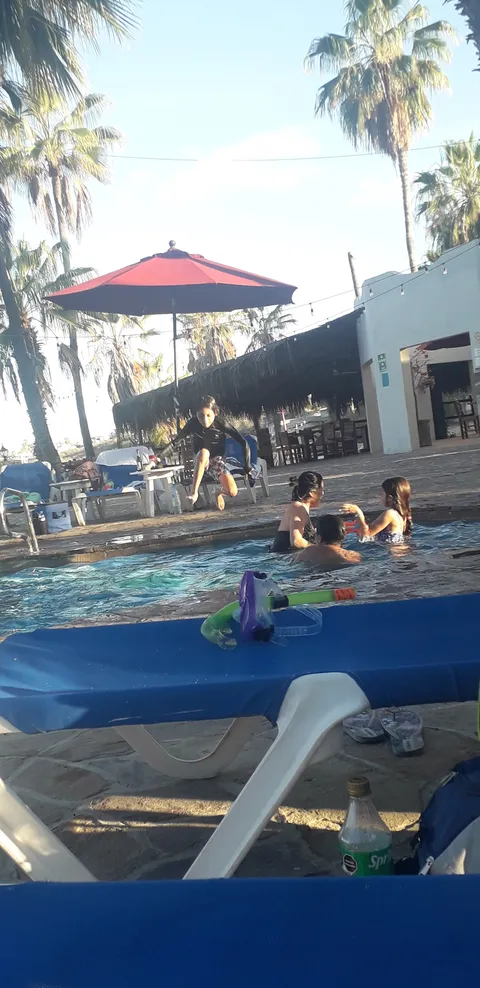 El Panzon Beach Club image 7